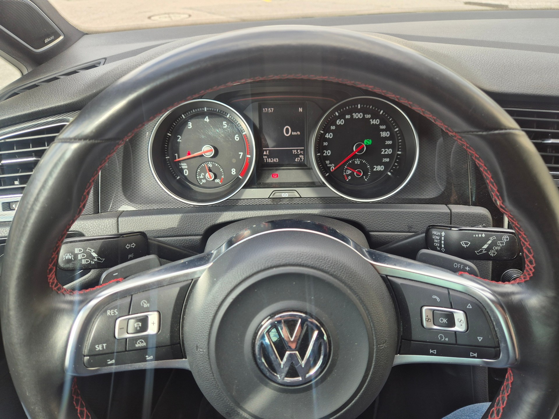 VW Golf 2.0 TSI GTI Performance DSG-image-14