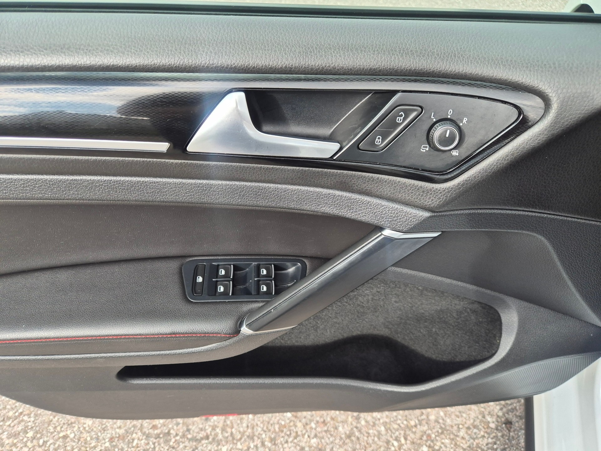 VW Golf 2.0 TSI GTI Performance DSG-image-9
