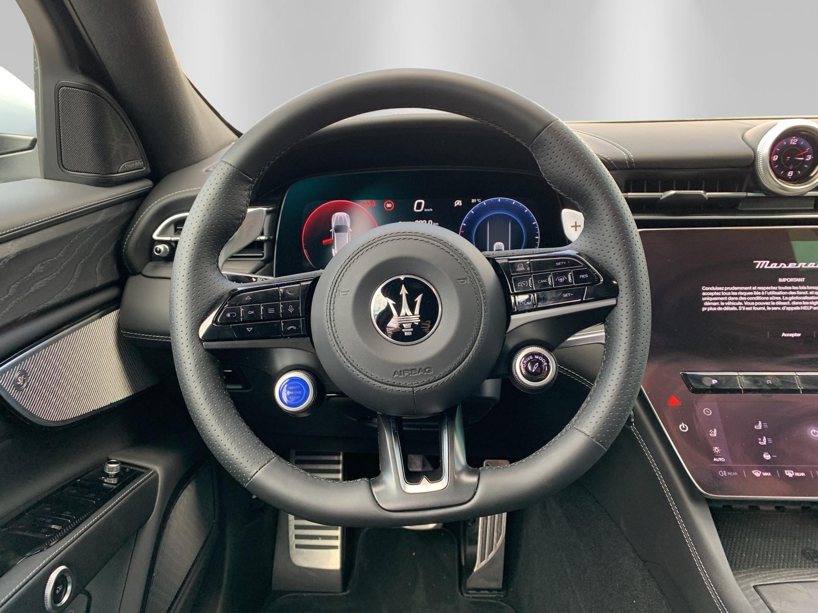MASERATI Grecale 2.0 Hybrid Modena-image-9