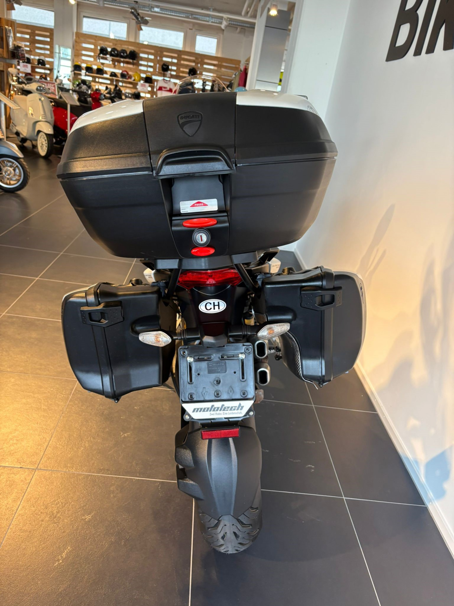 DUCATI Multistrada 1200 S-image-5