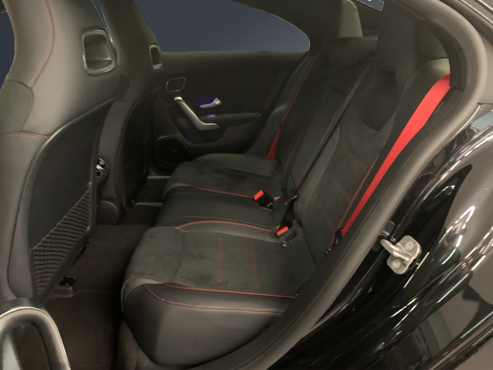 MERCEDES-BENZ CLA 35 AMG 4MATIC-image-10