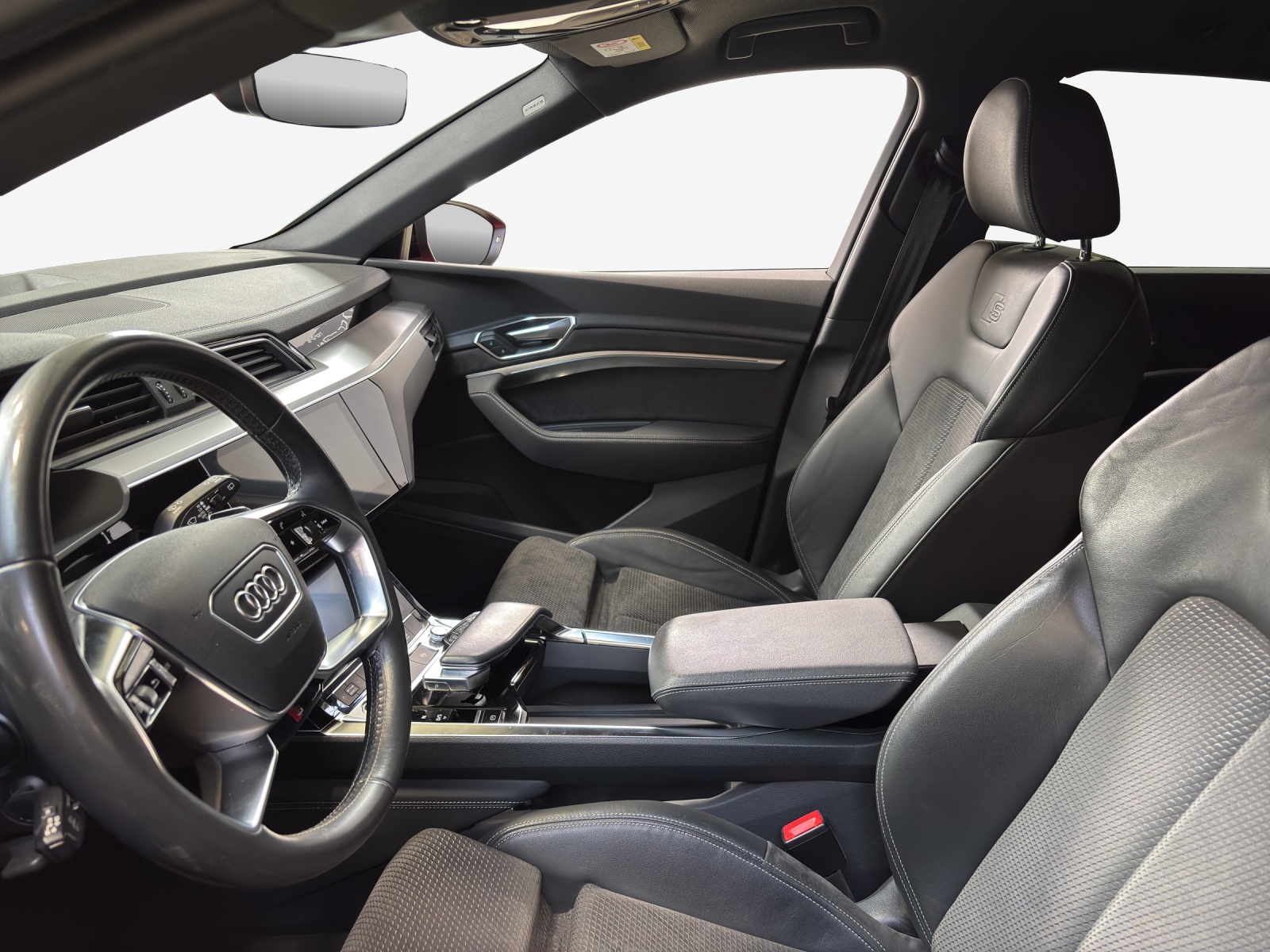 AUDI e-tron 55 S Line quattro-image-8
