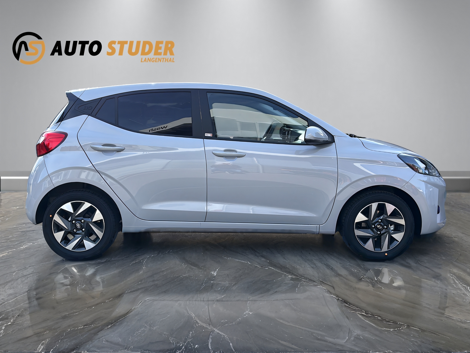 HYUNDAI i10 1.2 Amplia-image-3