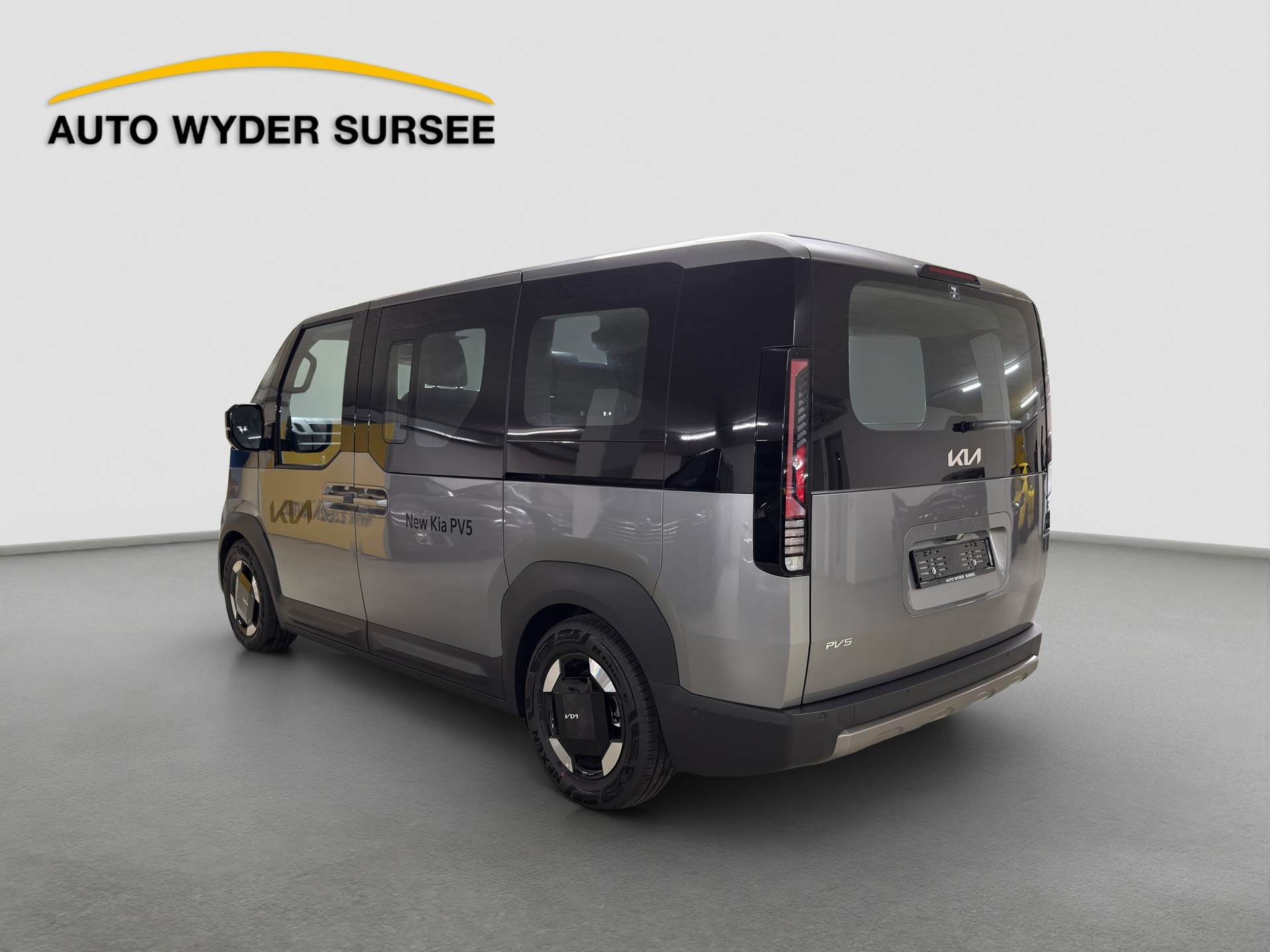 KIA PV5 Passenger 71.2 kWh Elite-image-3