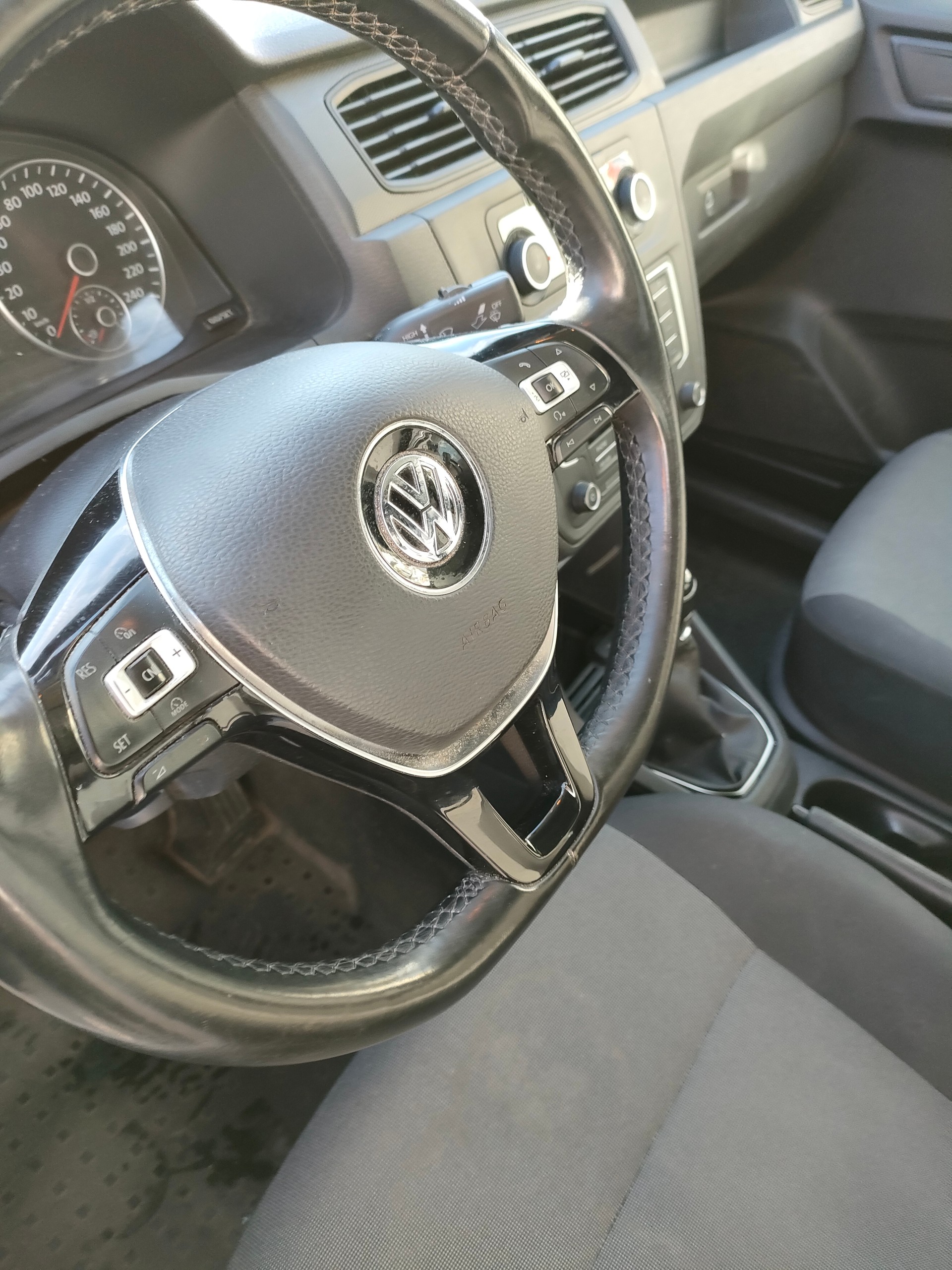 VW Caddy 2.0TDI 4Motion BlueMotion Technology-image-6