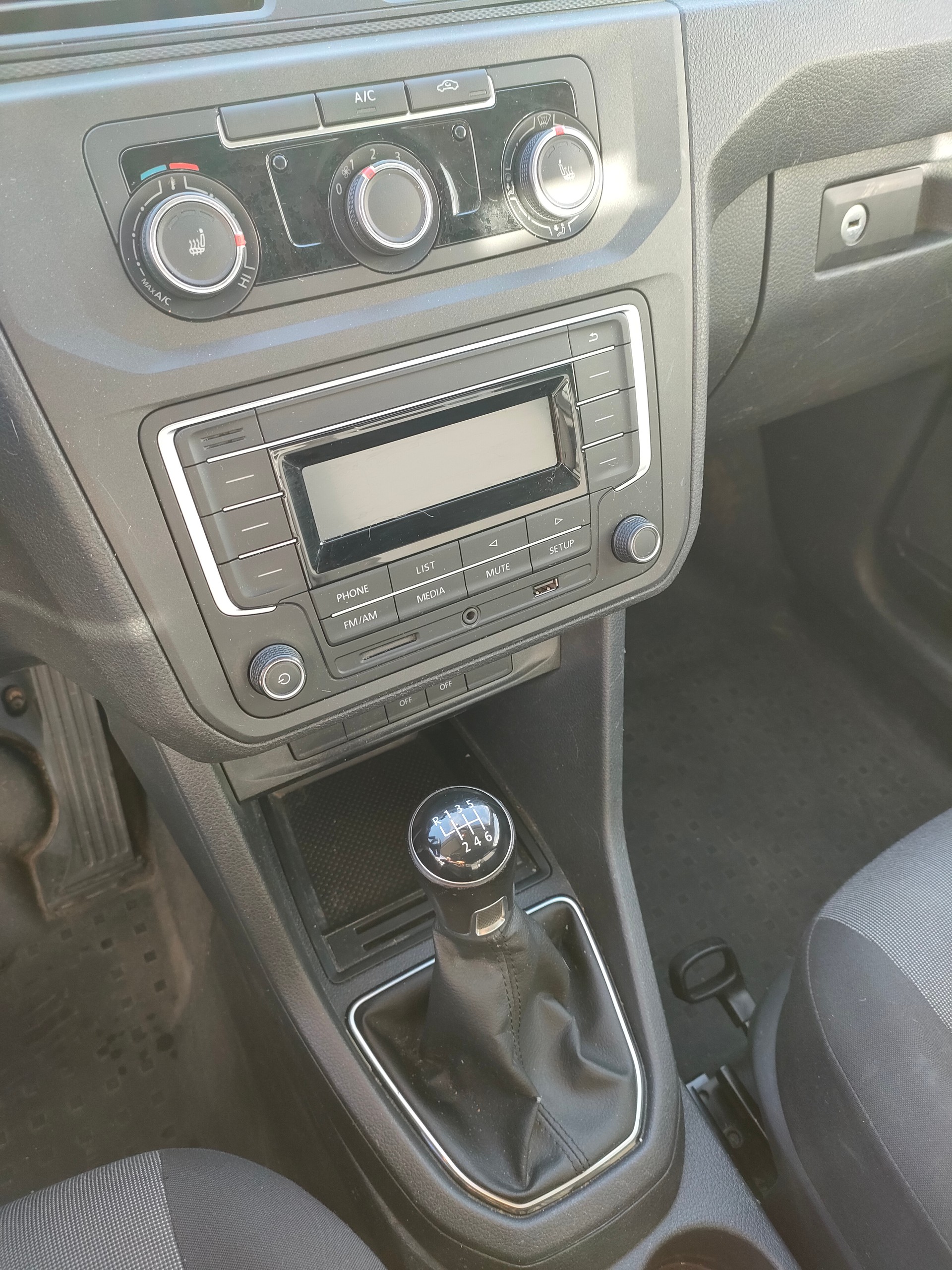 VW Caddy 2.0TDI 4Motion BlueMotion Technology-image-5