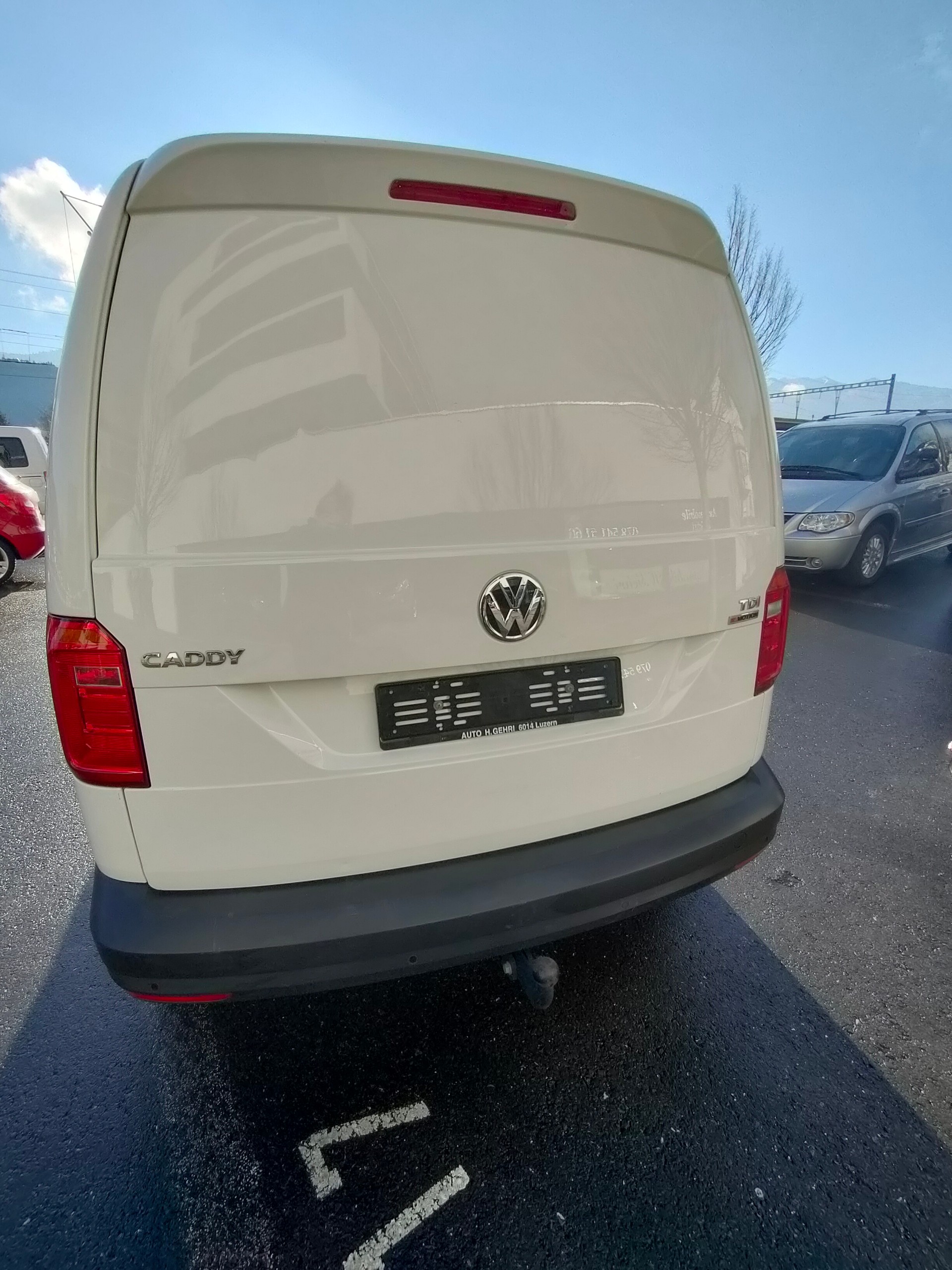 VW Caddy 2.0TDI 4Motion BlueMotion Technology-image-2