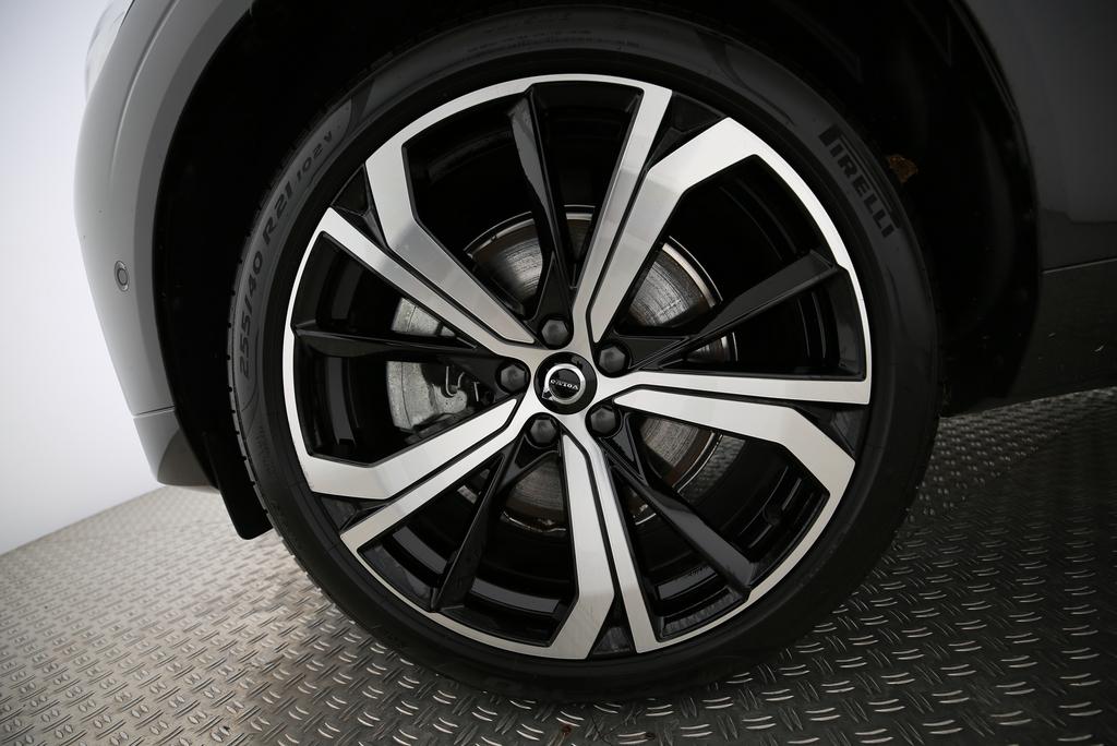 VOLVO XC60 2.0 T6 TE Ultimate Dark eAWD-image-10