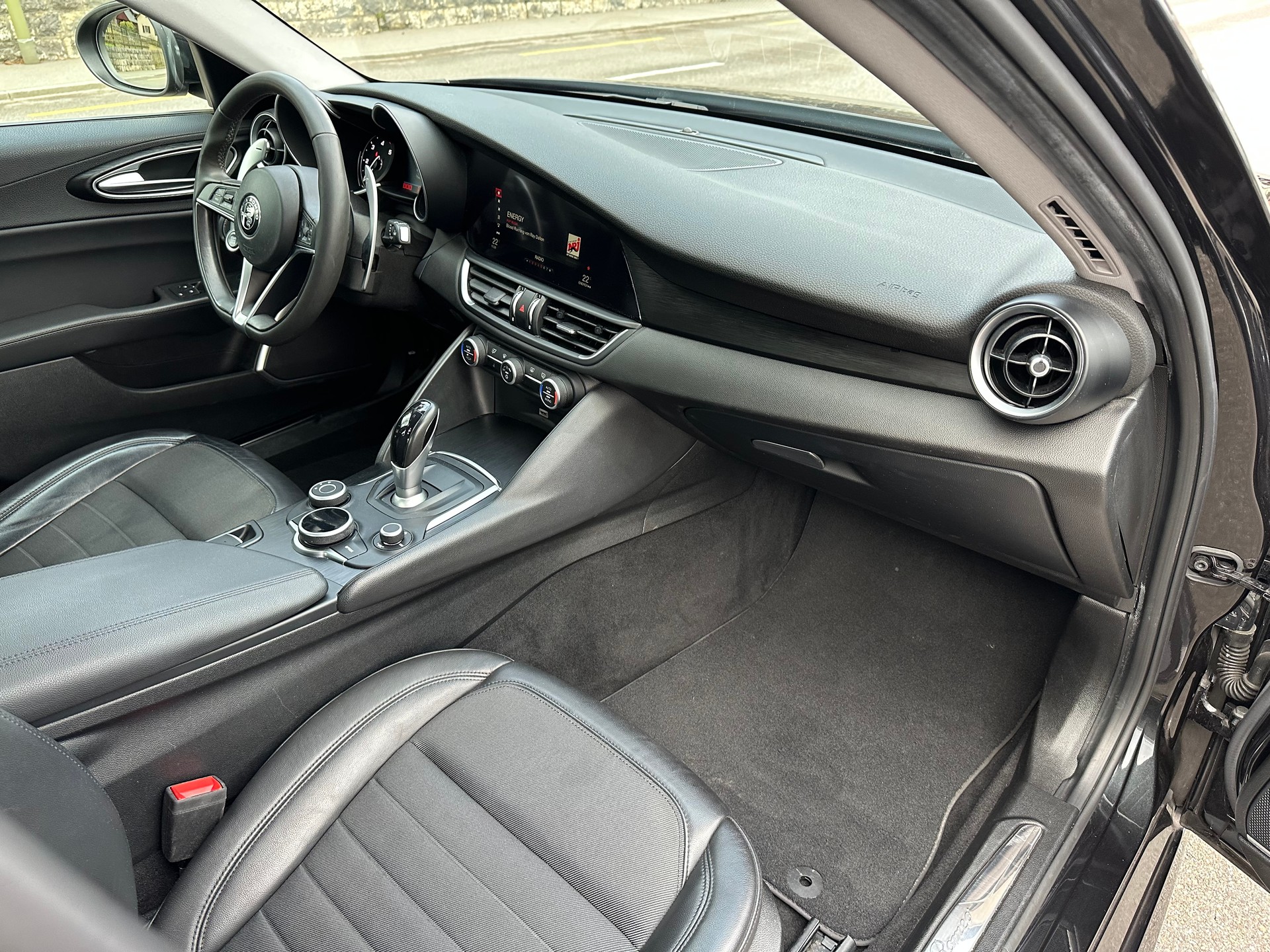 ALFA ROMEO Giulia 2.2 JTDM Super Automatic-image-10