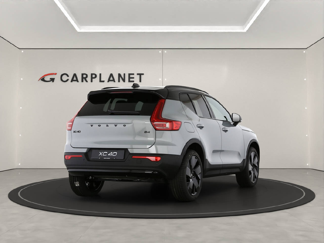 VOLVO XC40 2.0 B4 MH Black Edition-image-2