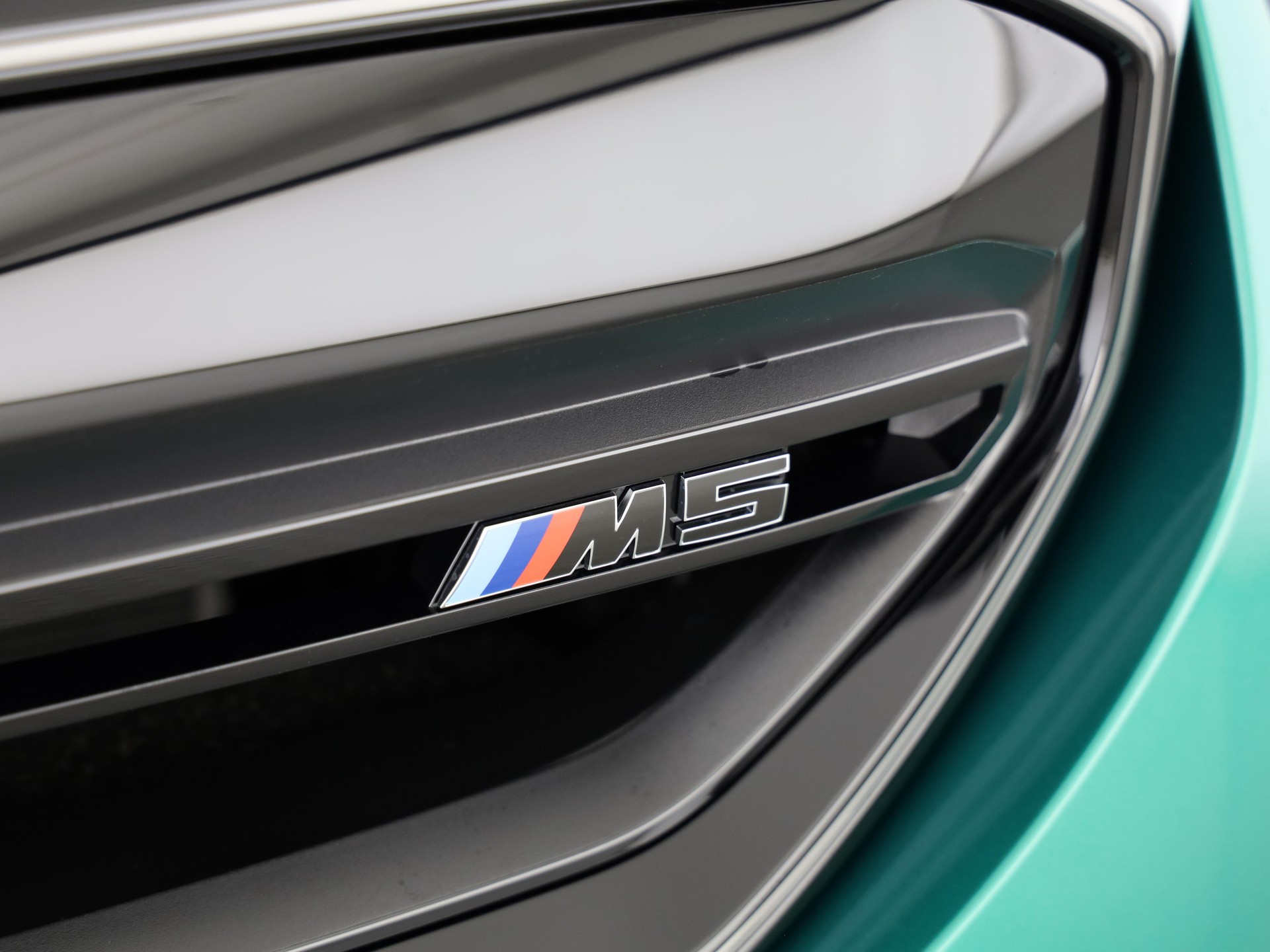 BMW M5 xDrive Touring-image-6