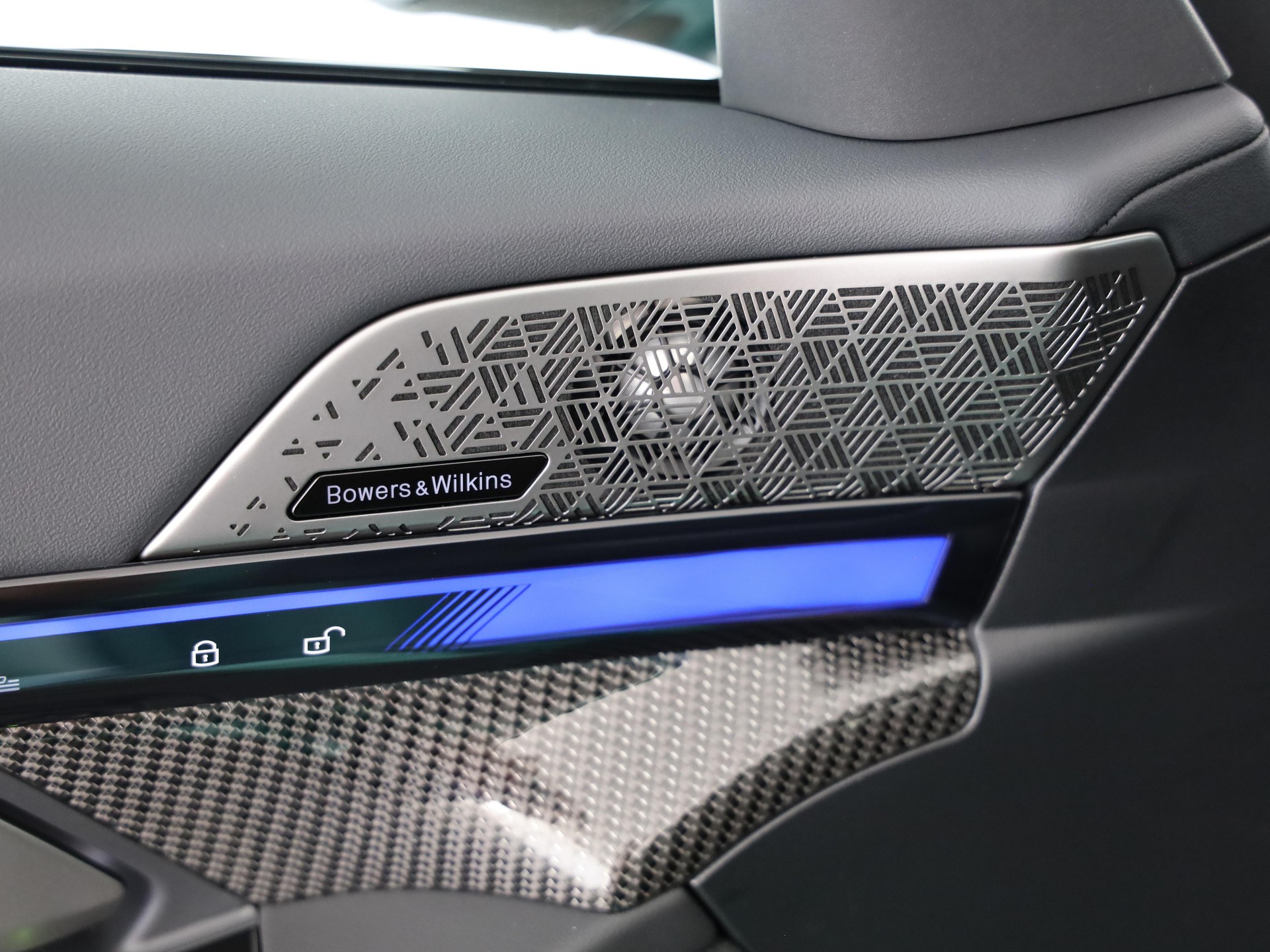 BMW M5 xDrive Touring-image-11
