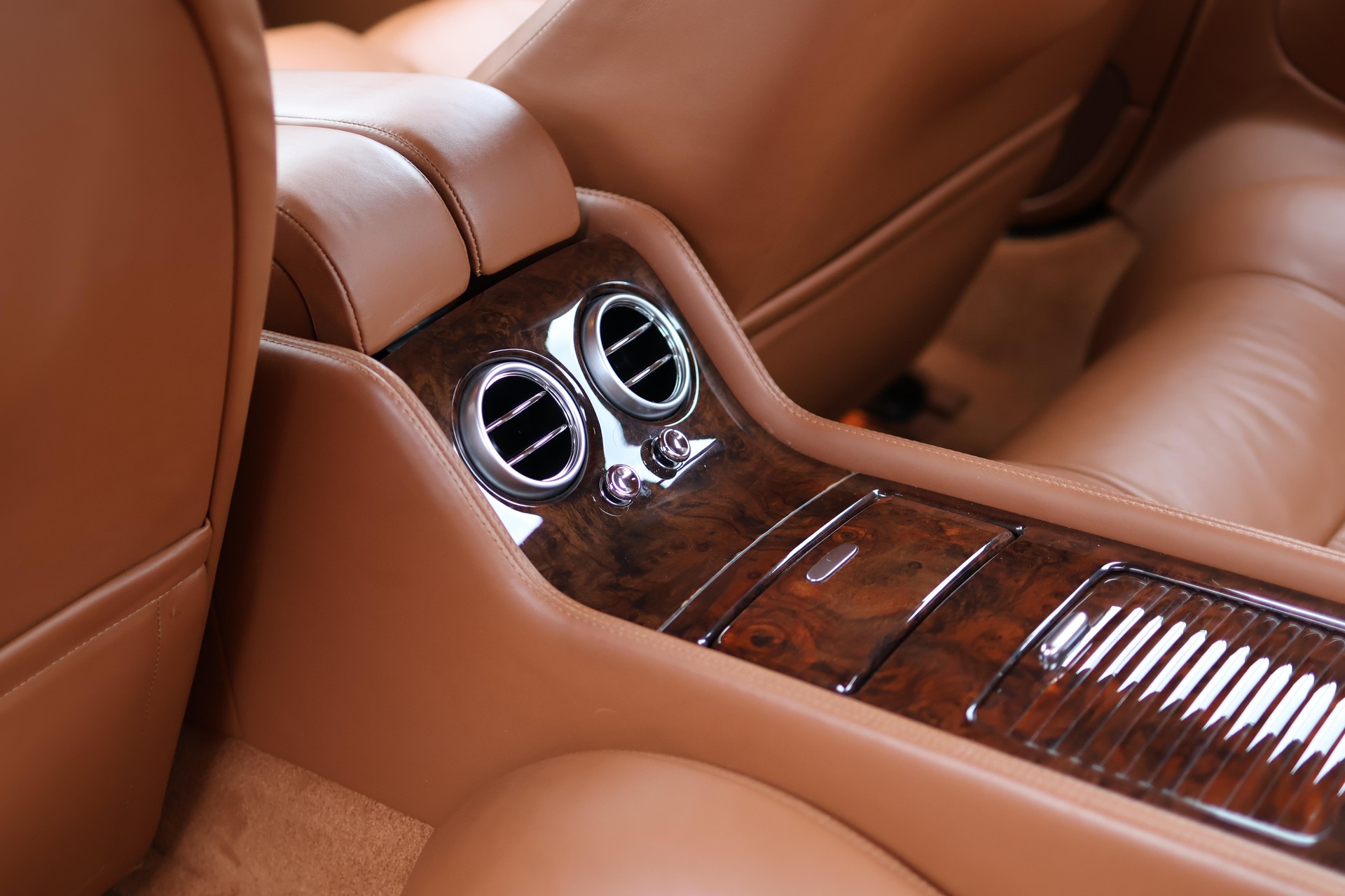 BENTLEY Continental GT 6.0-image-29