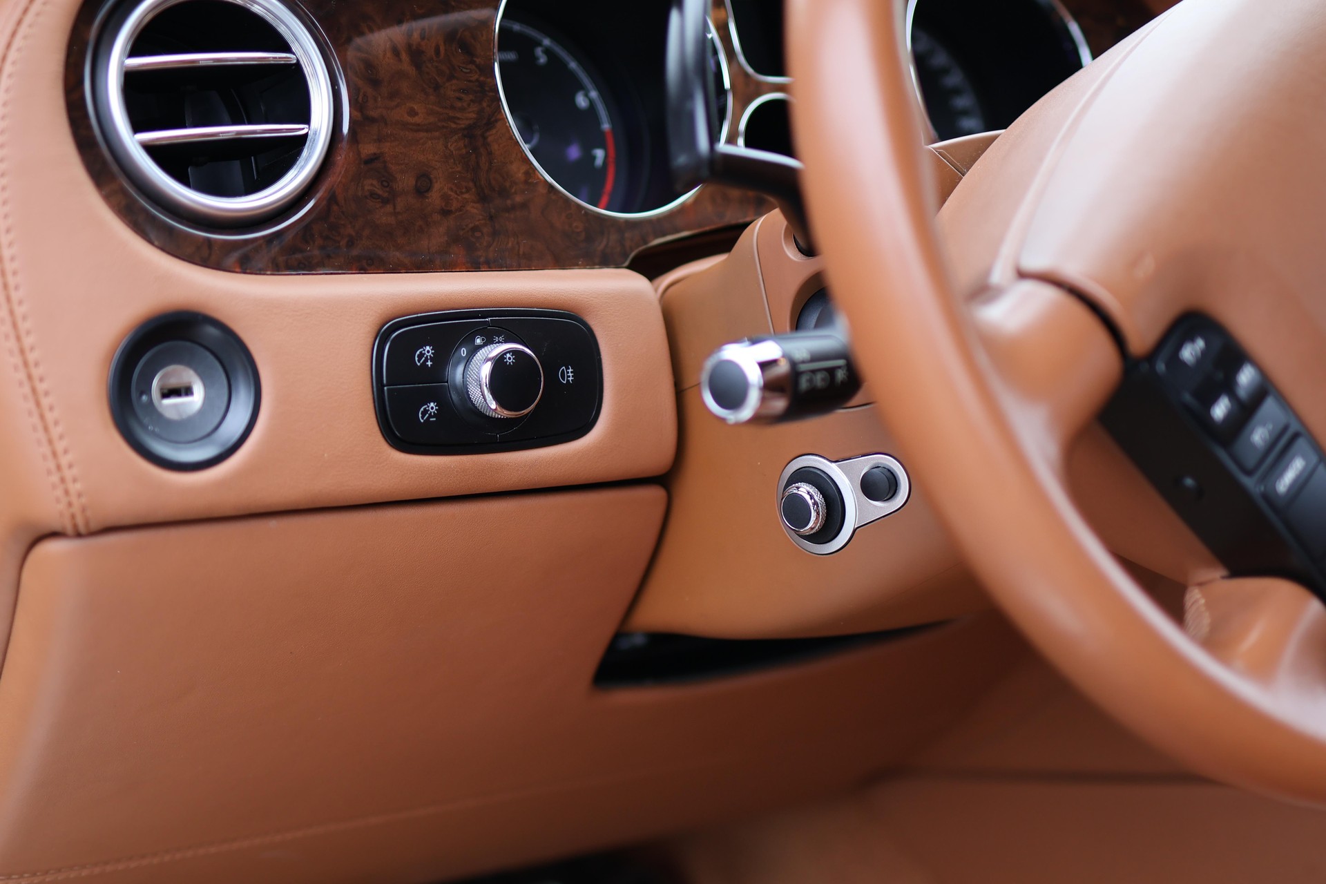 BENTLEY Continental GT 6.0-image-18