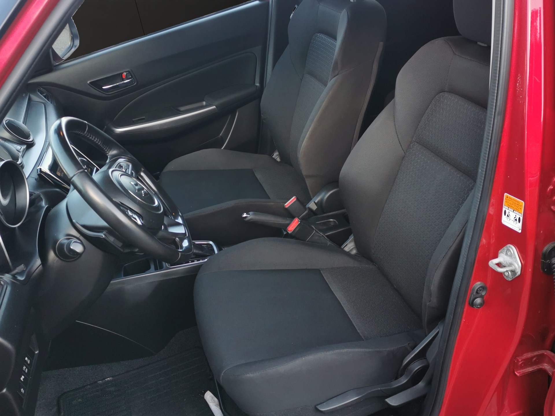SUZUKI Swift 1.2 Compact Top Hybrid CVT AUT-image-10