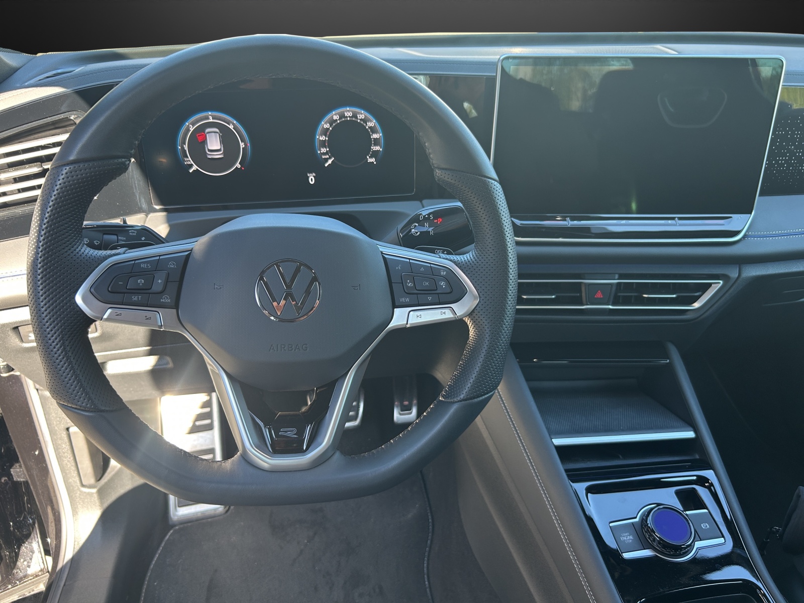 VW Tiguan 2.0 TDI SCR R-Line 4Motion DSG-image-8