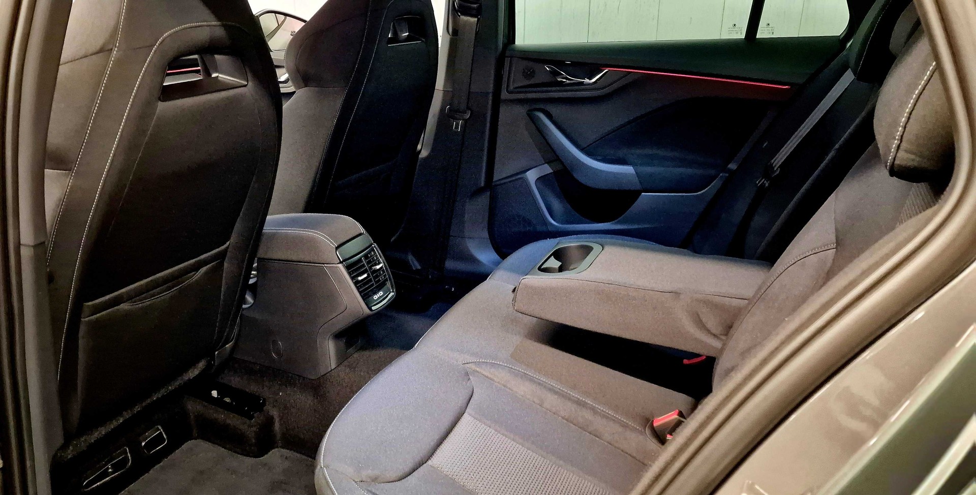 SKODA Kamiq 1.0 TSI Dynamic DSG-image-12