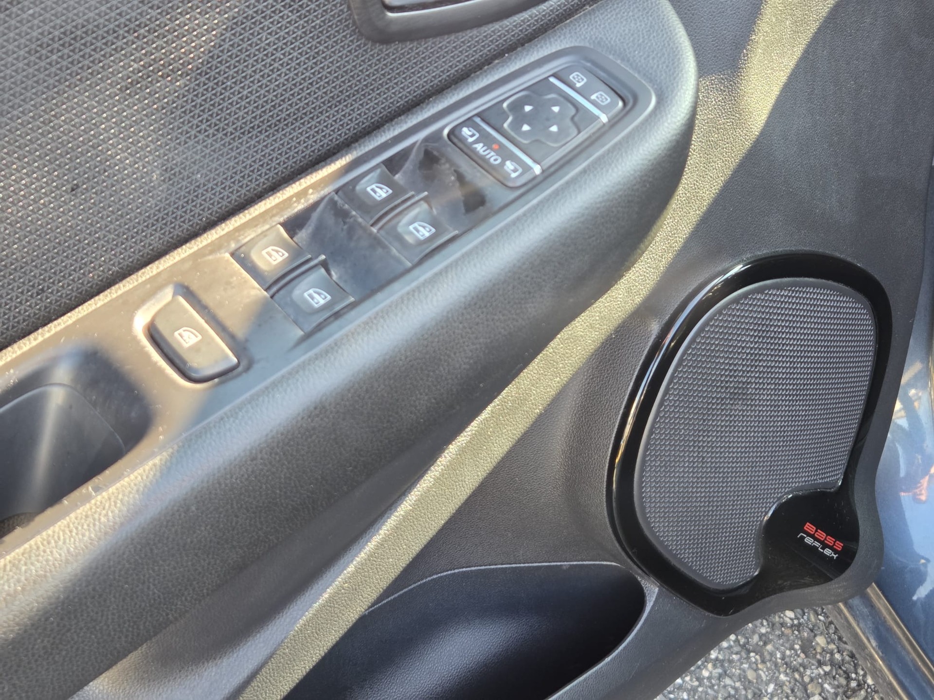 RENAULT Clio 1.2 16V T Intens EDC ** Automatique **-image-9