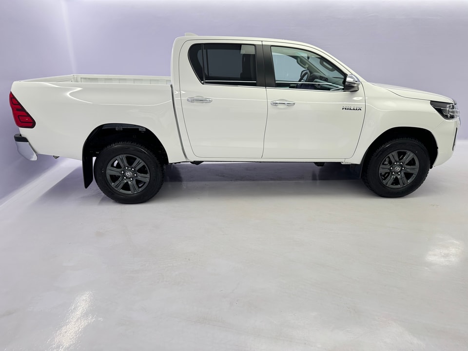 Hilux Double Cab 2.8 D-4D MHEV 204 Style 4x4