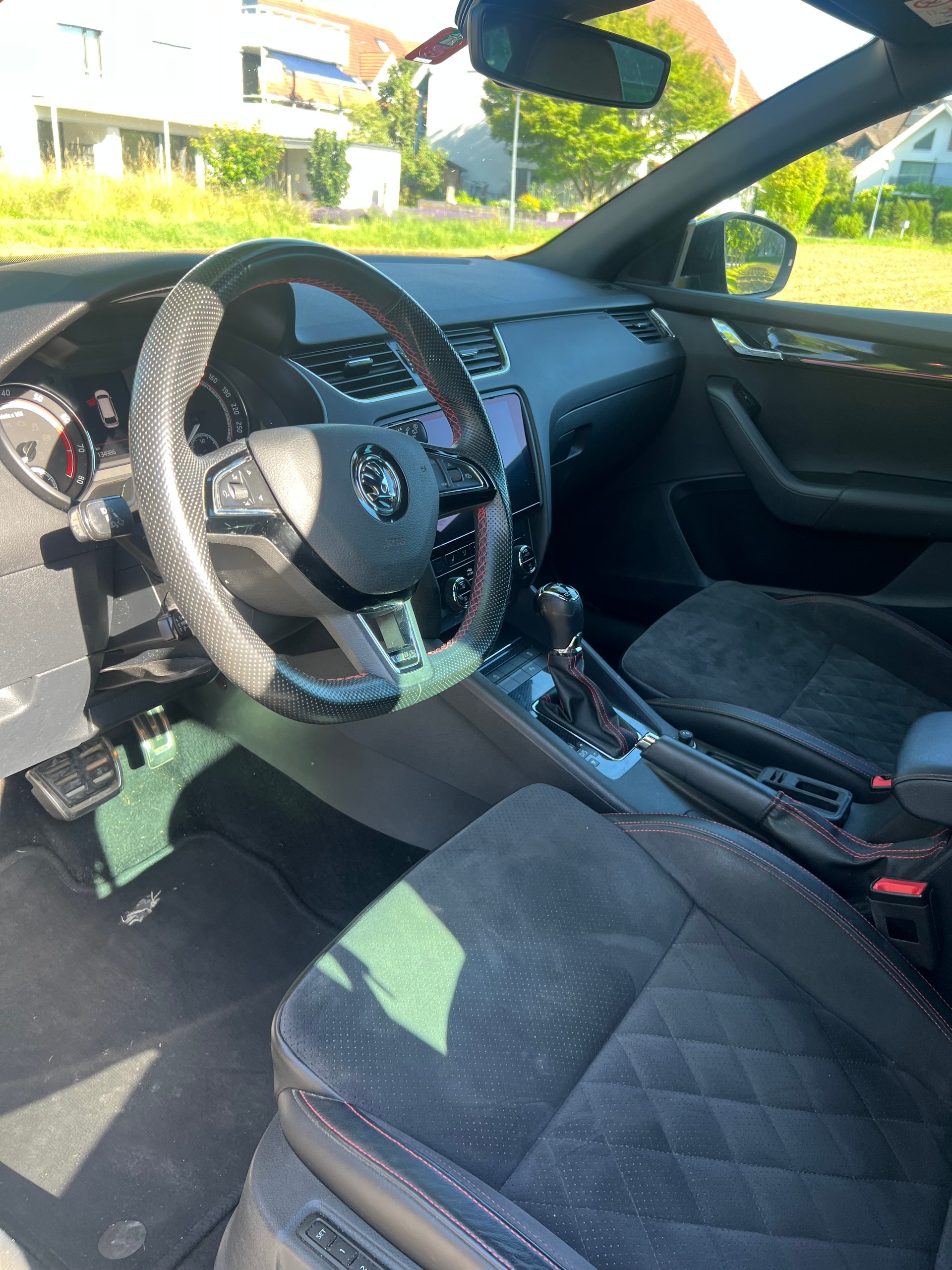 SKODA Octavia Combi 2.0 TSI RS DSG-image-5