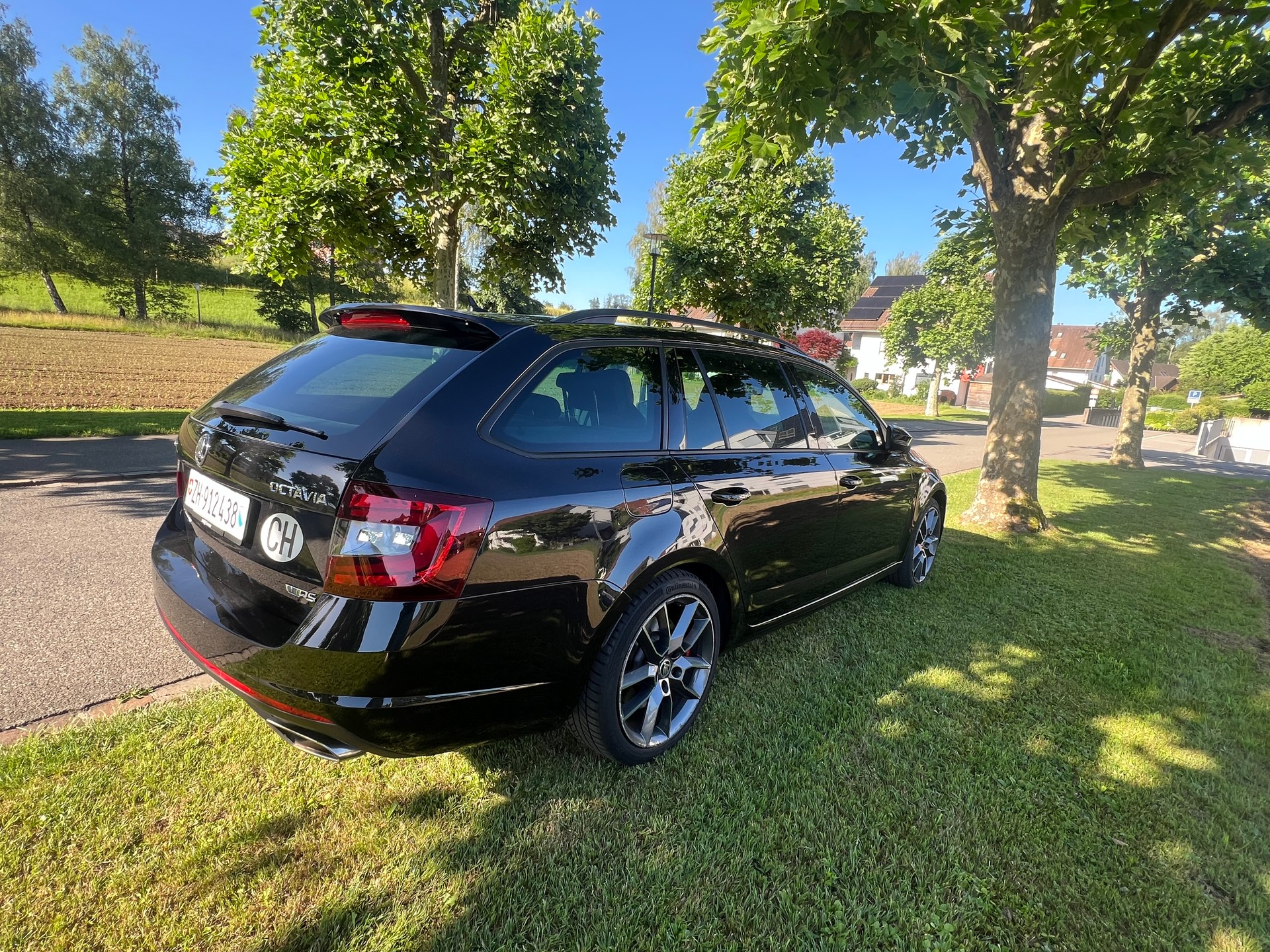 SKODA Octavia Combi 2.0 TSI RS DSG-image-1