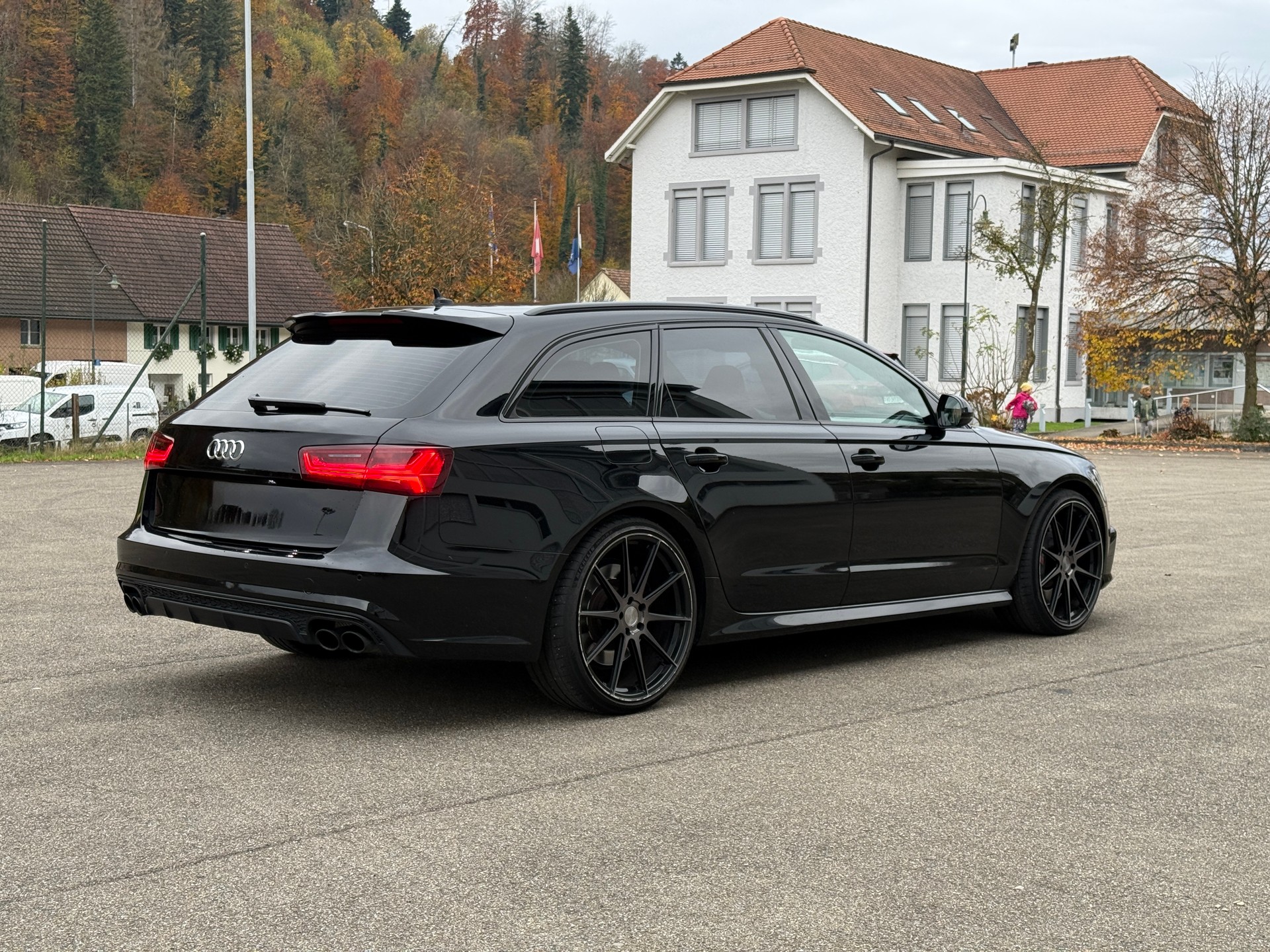 AUDI S6 Avant 4.0 TFSI V8 quattro S-tronic-image-1