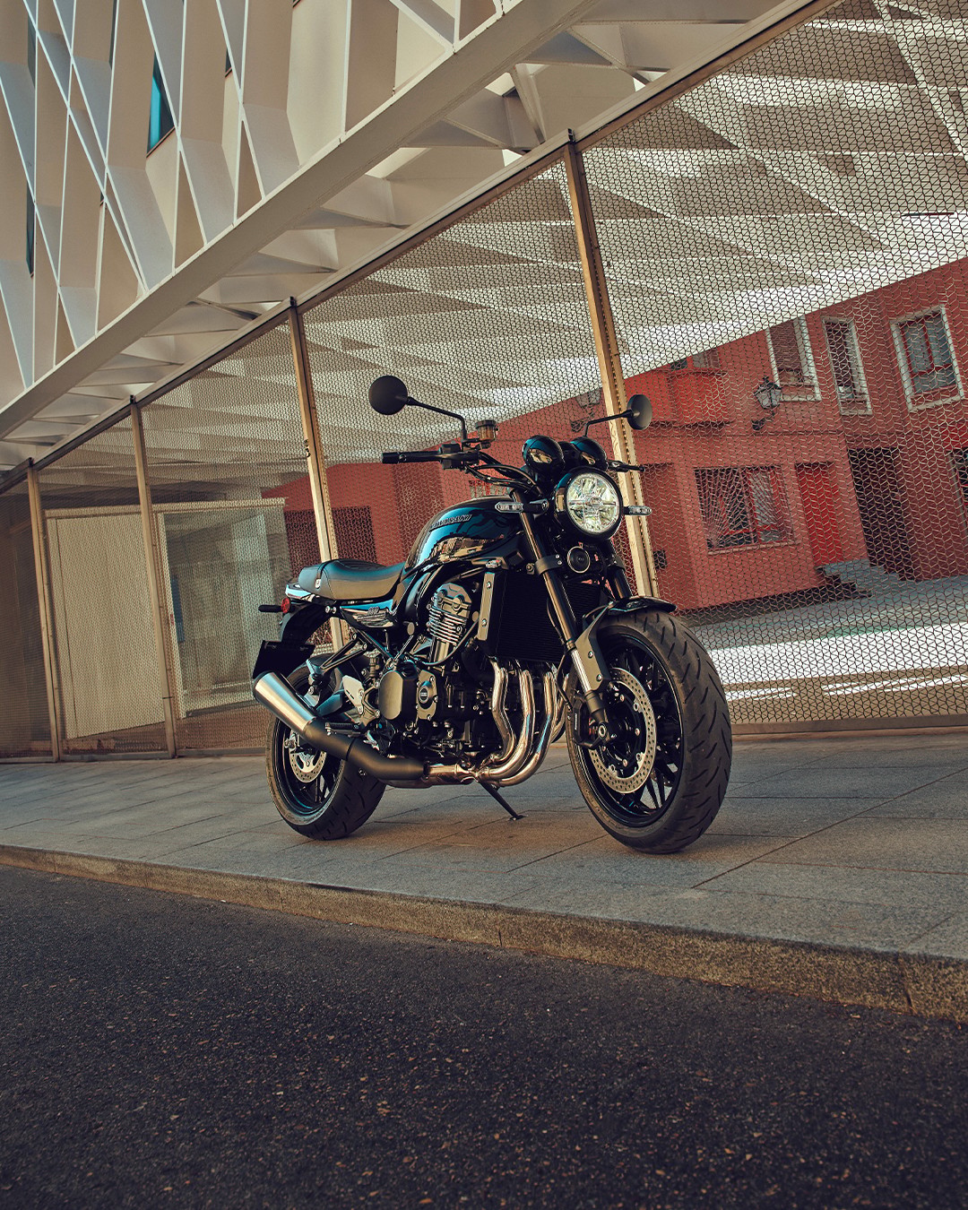 KAWASAKI Z 900 RS "Black Ball Edition" 70 kW (35 kW) MY26-image-15