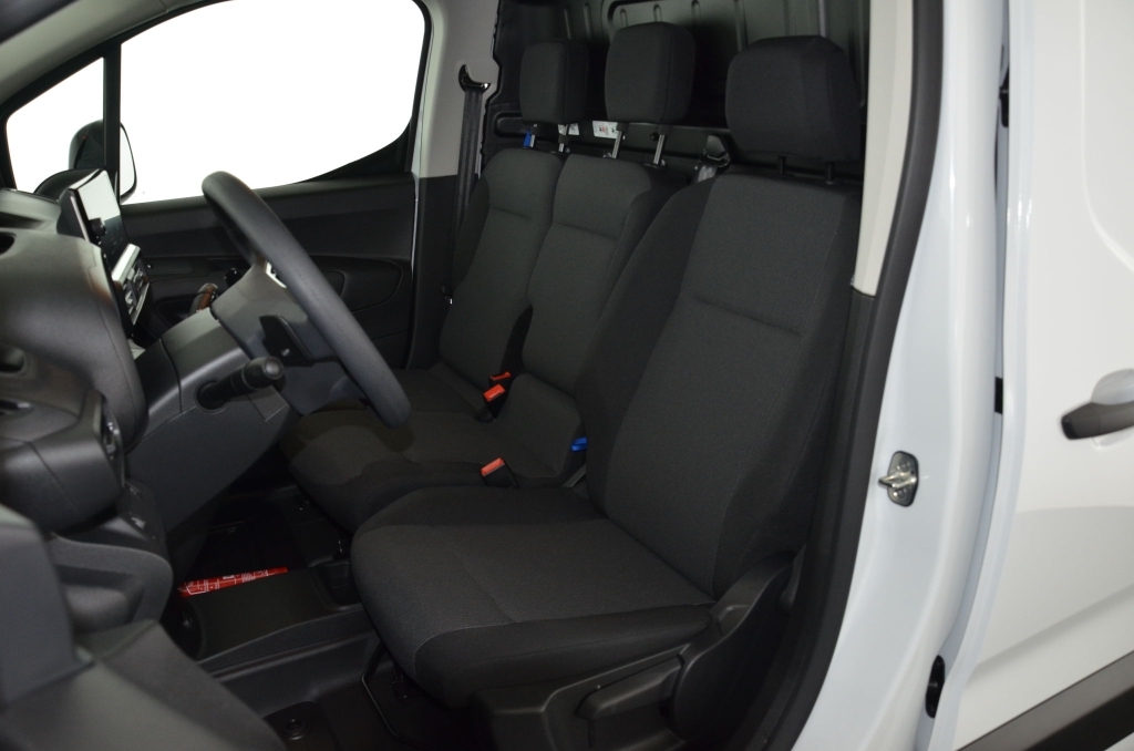 TOYOTA Proace City Van EV Advanced Long L2-image-11