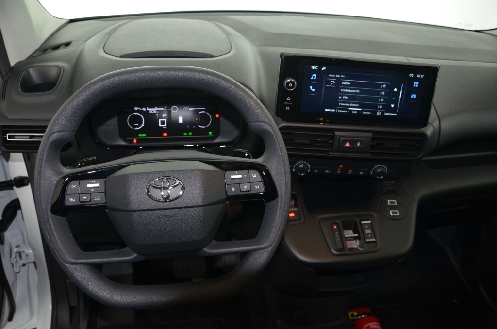 TOYOTA Proace City Van EV Advanced Long L2-image-10