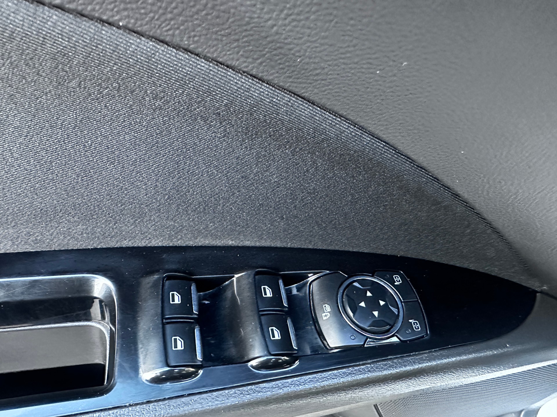 FORD Mondeo 2.0 TDCi Trend PowerShift-image-8