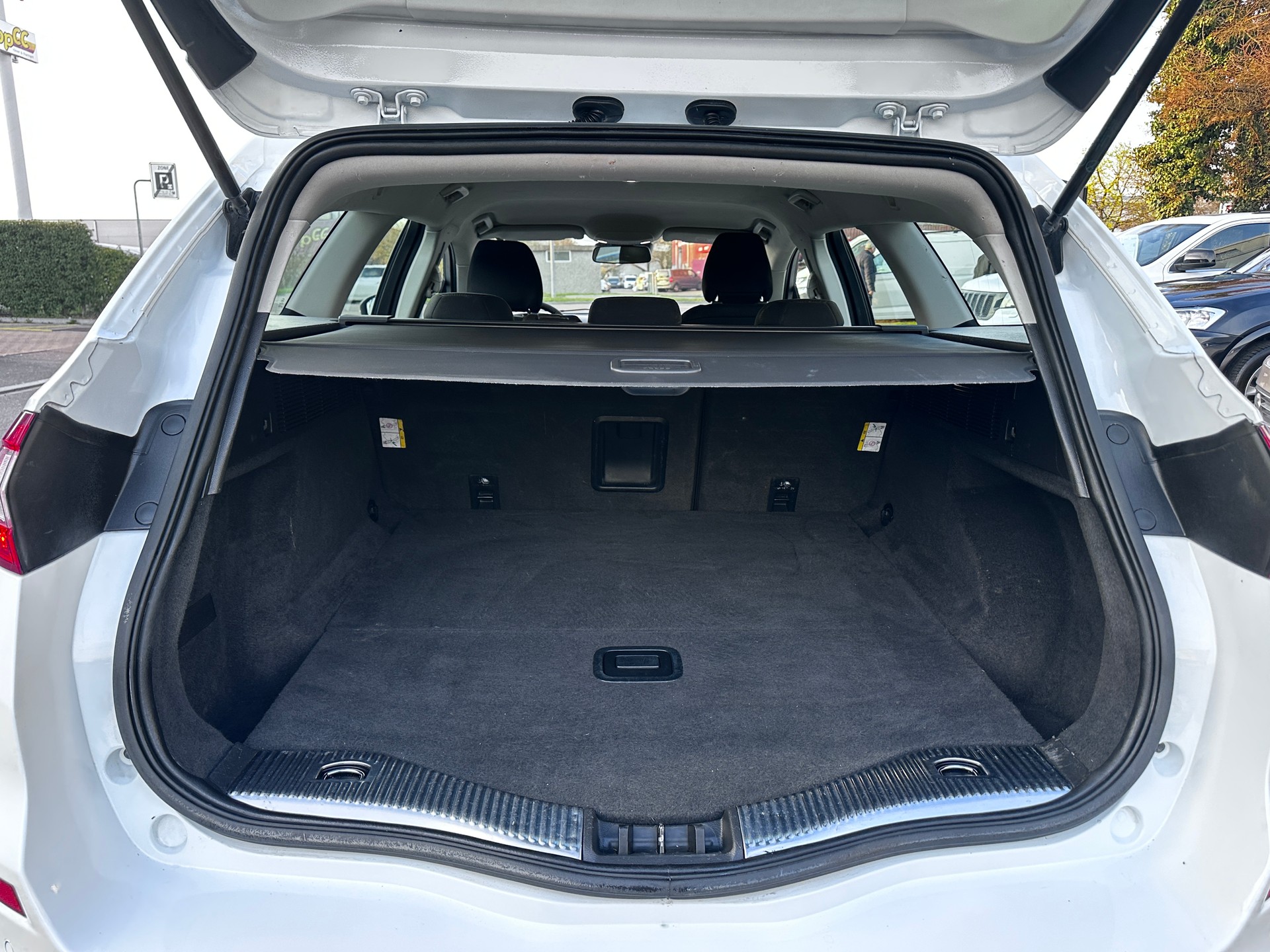 FORD Mondeo 2.0 TDCi Trend PowerShift-image-11