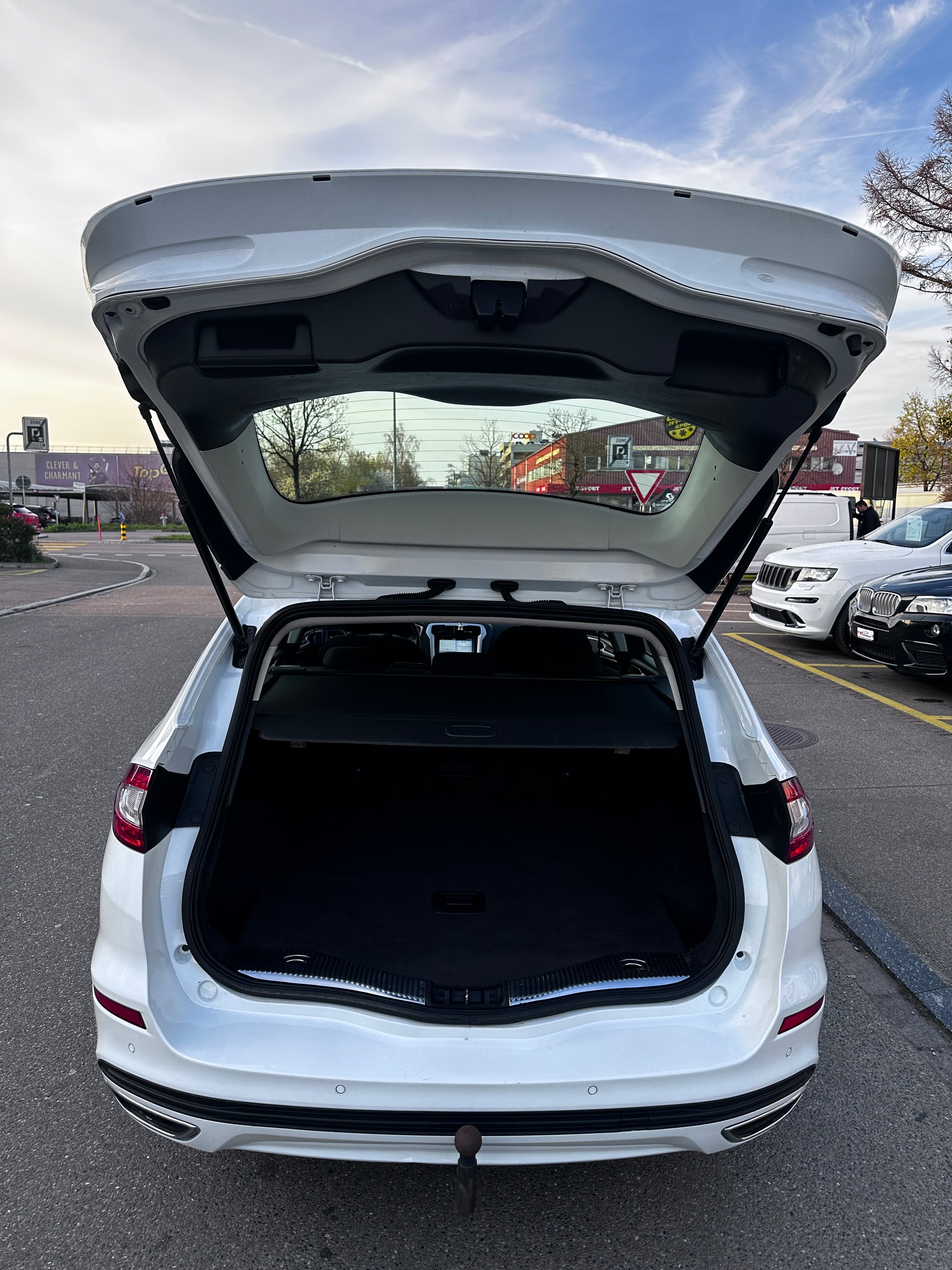 FORD Mondeo 2.0 TDCi Trend PowerShift-image-12