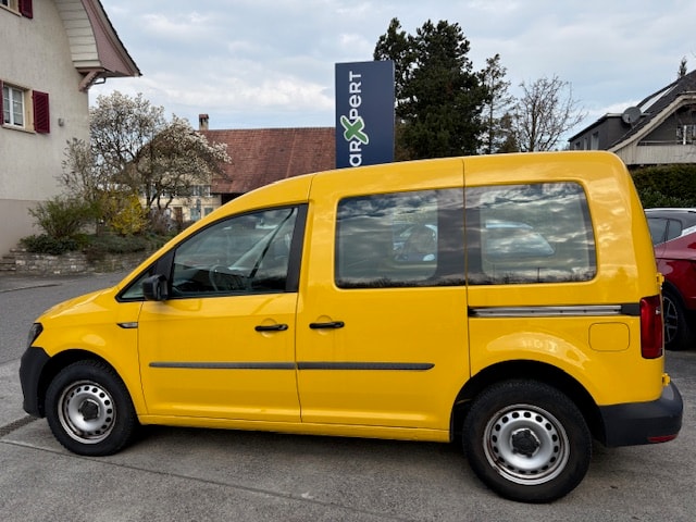 VW Caddy 1.0 TSI BlueMotion Technology-image-1