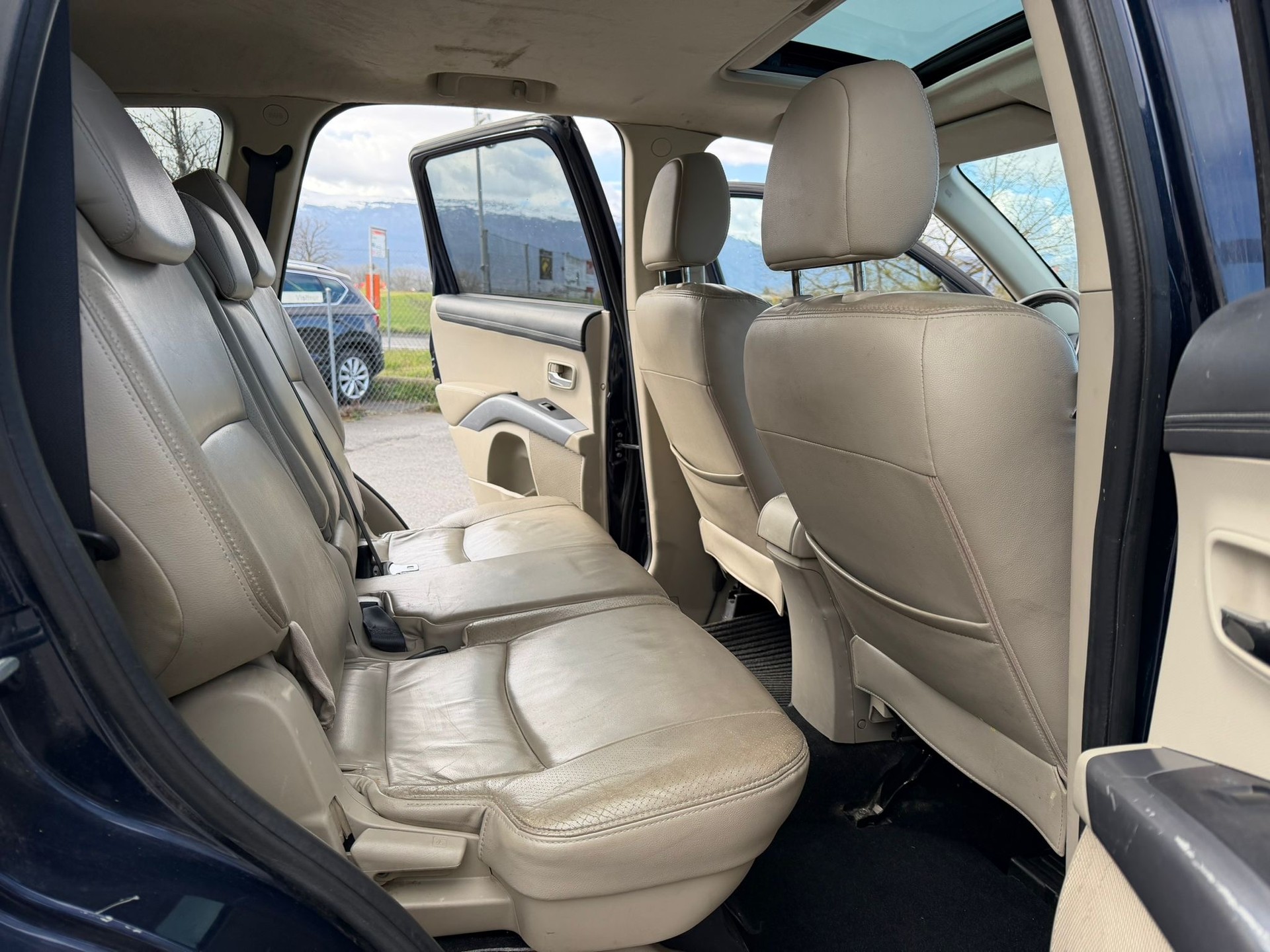 MITSUBISHI Outlander 2.2 DID Navigator 4WD TC-SST-image-13