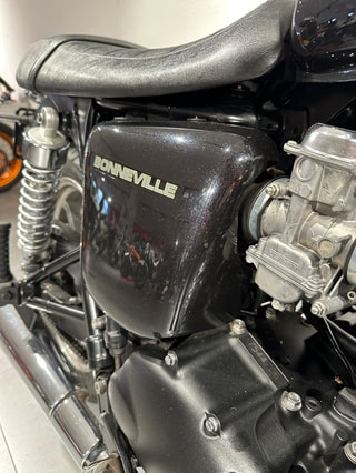 TRIUMPH Bonneville 900 i-image-14