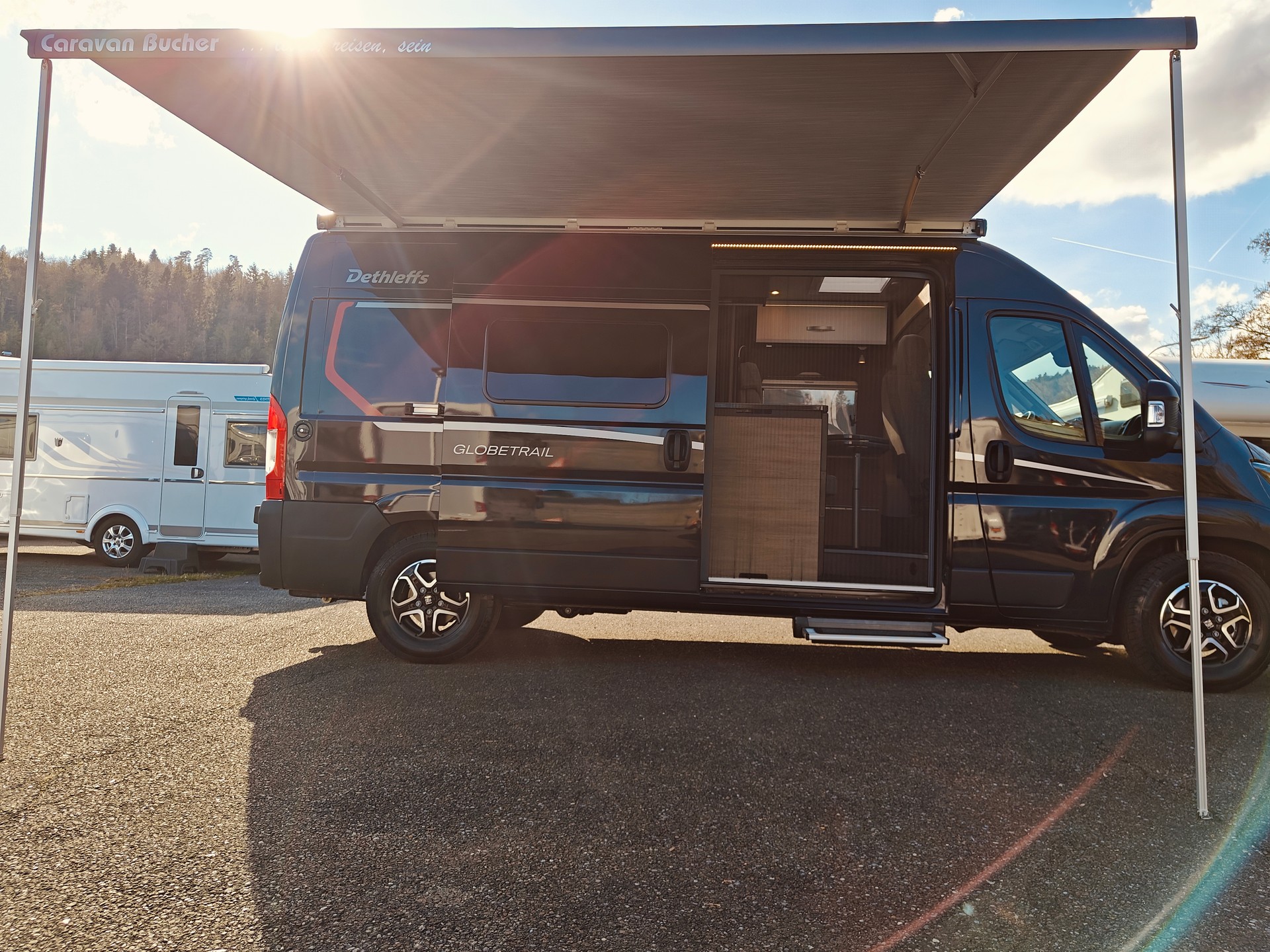 FIAT Dethleffs Globetrail 600 ER -- Automat -- Längsbett -- Klimaanlage -- SAT-Anlage & TV -- Lithiumbatterie-image-7