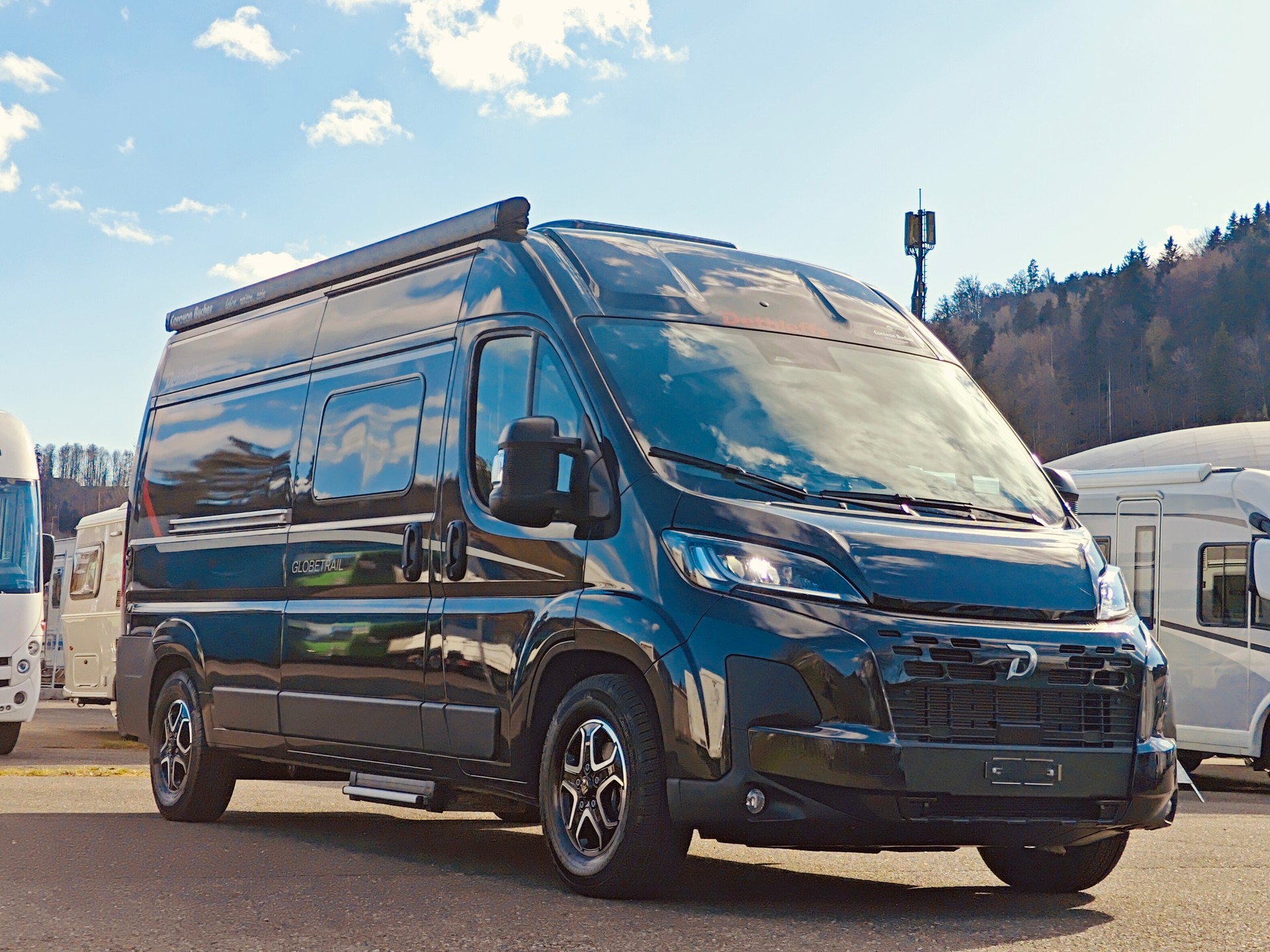 FIAT Dethleffs Globetrail 600 ER -- Automat -- Längsbett -- Klimaanlage -- SAT-Anlage & TV -- Lithiumbatterie-image-2