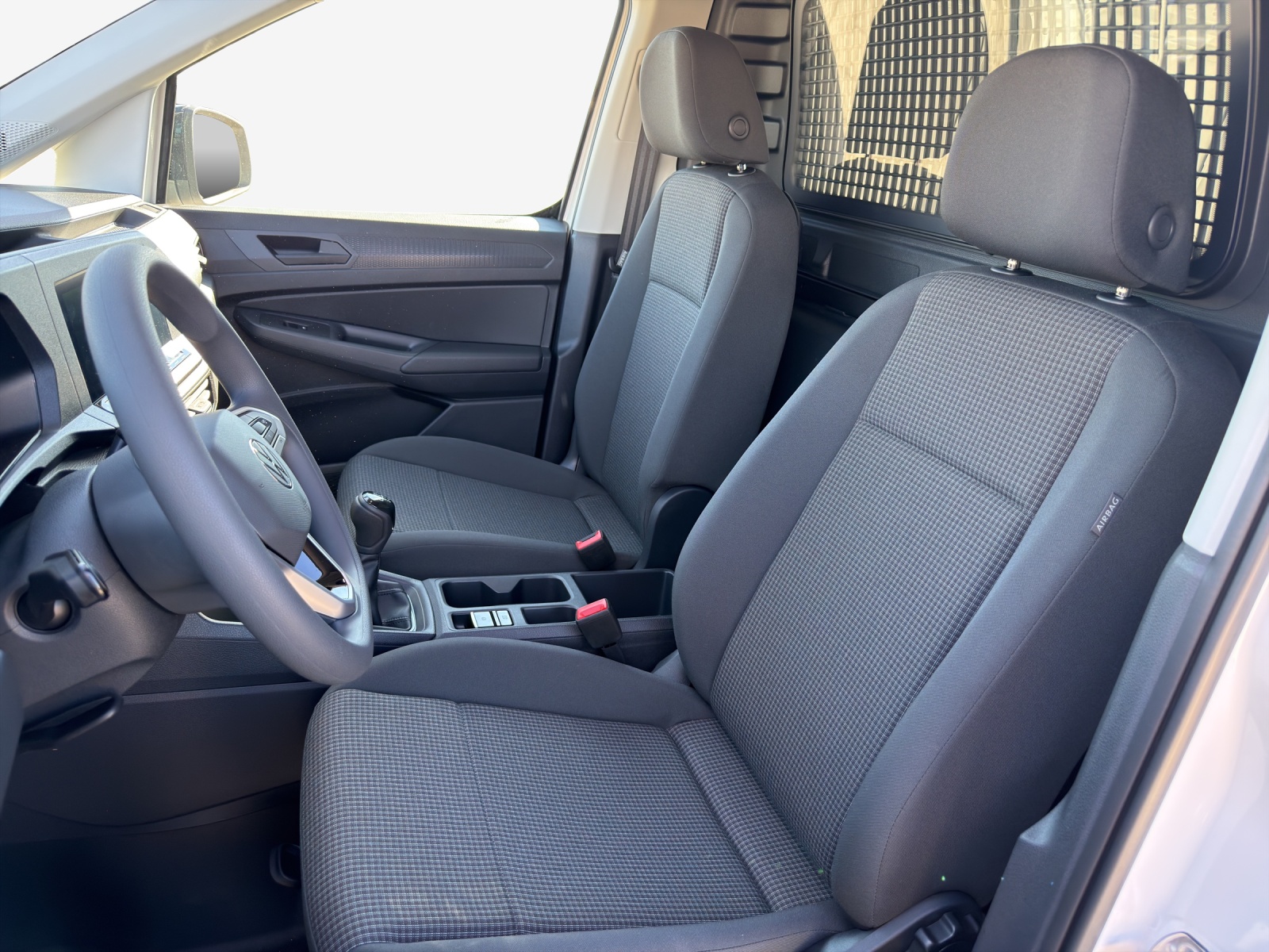VW Caddy Cargo 2.0TDI 4Motion-image-7