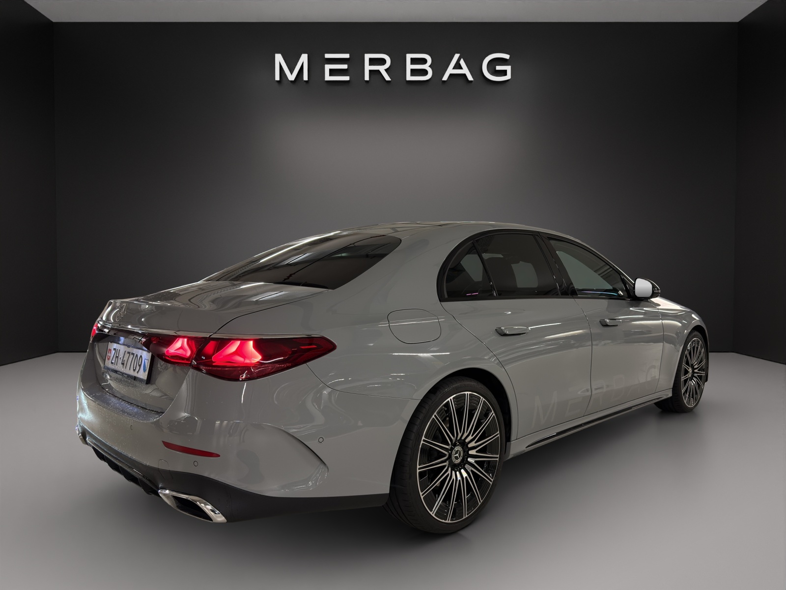 MERCEDES-BENZ E 450 d 4Matic AMG-Line 9G-Tronic-image-7