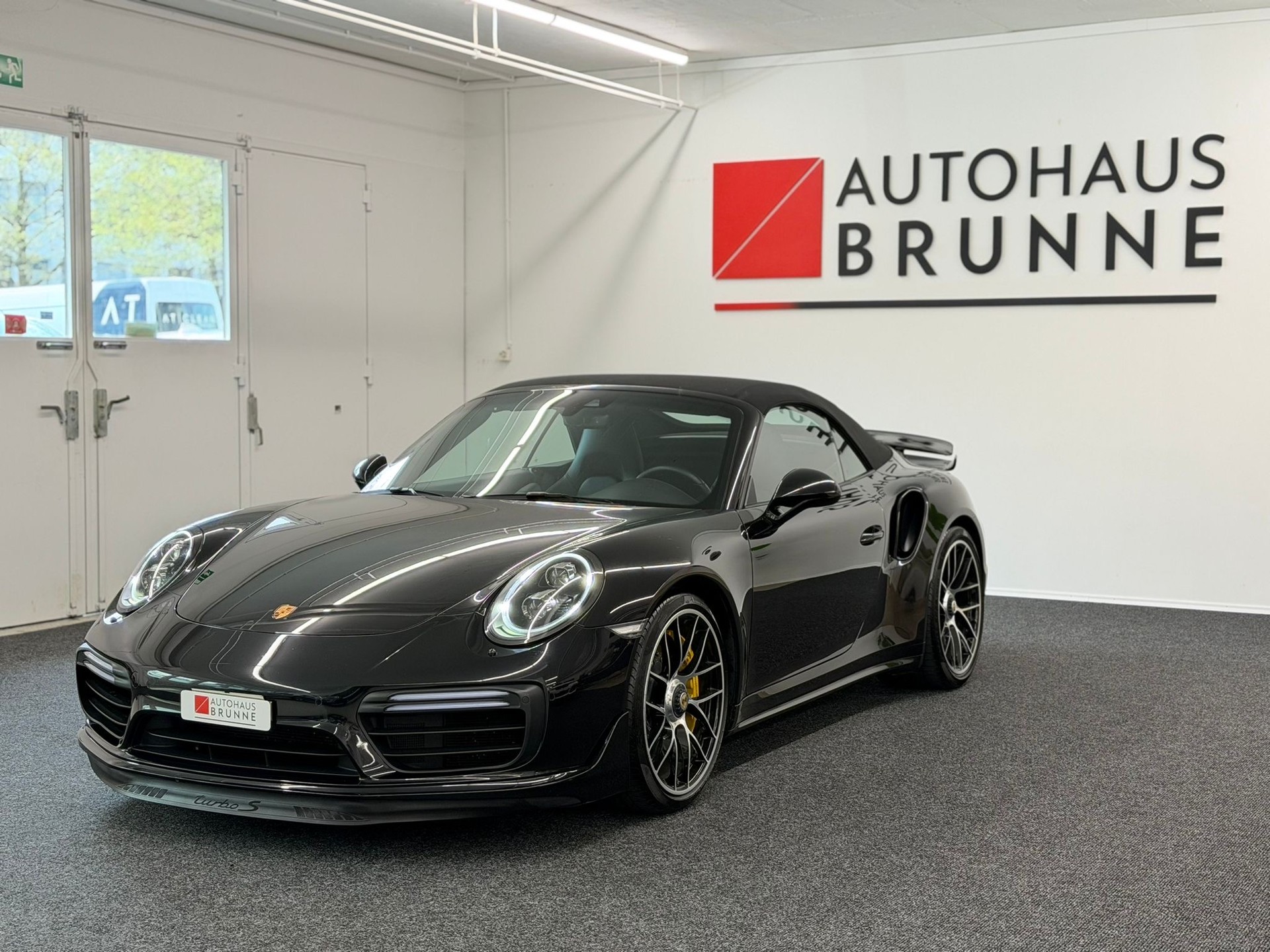 PORSCHE 911 Turbo S Cabrio PDK