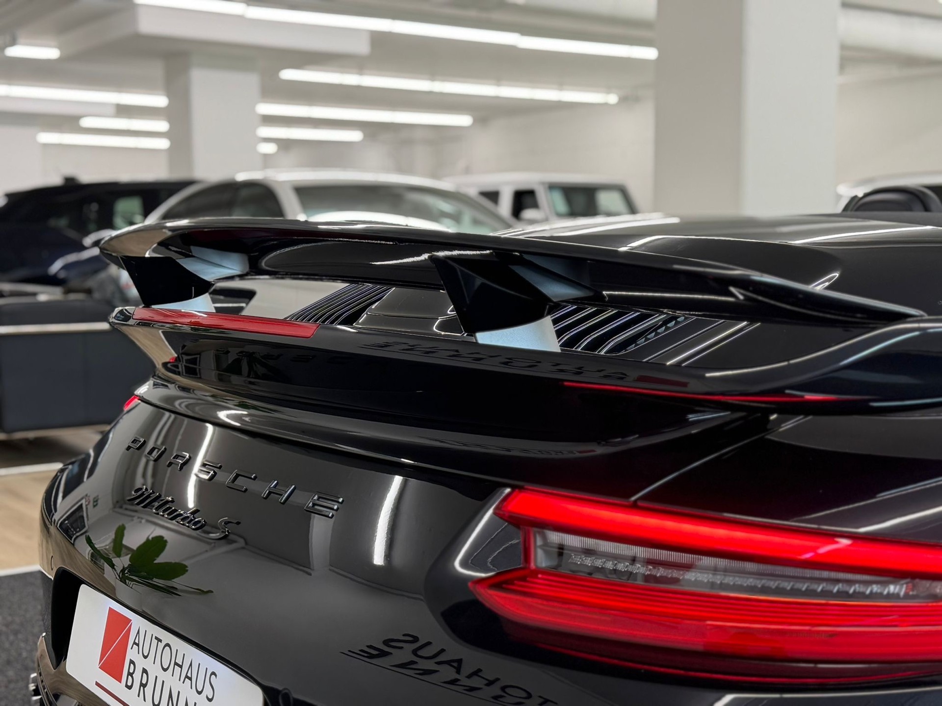PORSCHE 911 Turbo S Cabrio PDK-image-20