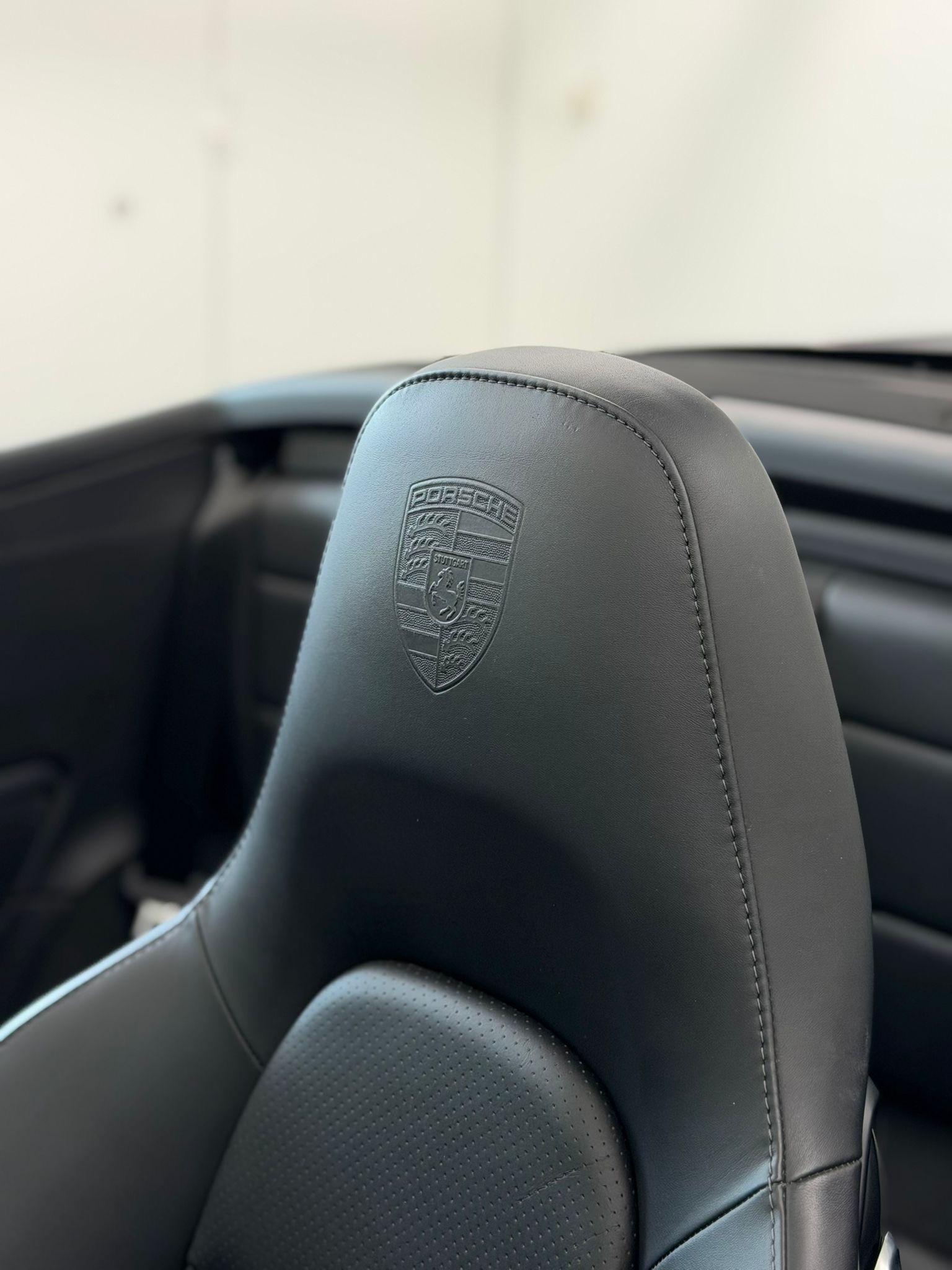 PORSCHE 911 Turbo S Cabrio PDK-image-13