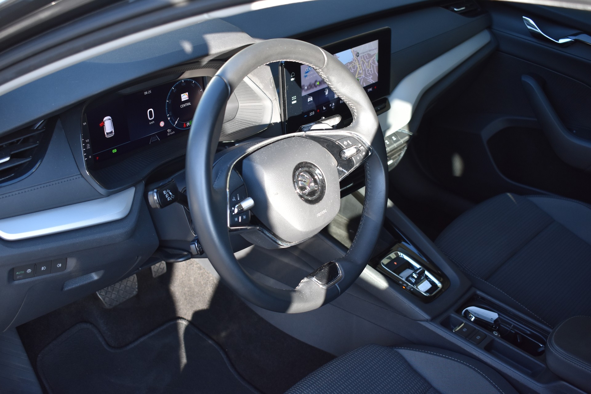 SKODA Octavia Combi 1.5 TSI G-Tec DSG Ambition-image-6