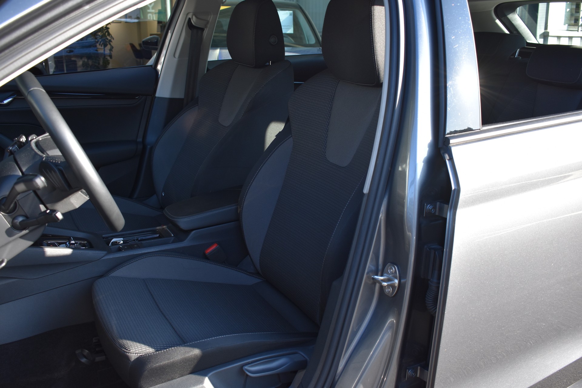 SKODA Octavia Combi 1.5 TSI G-Tec DSG Ambition-image-8