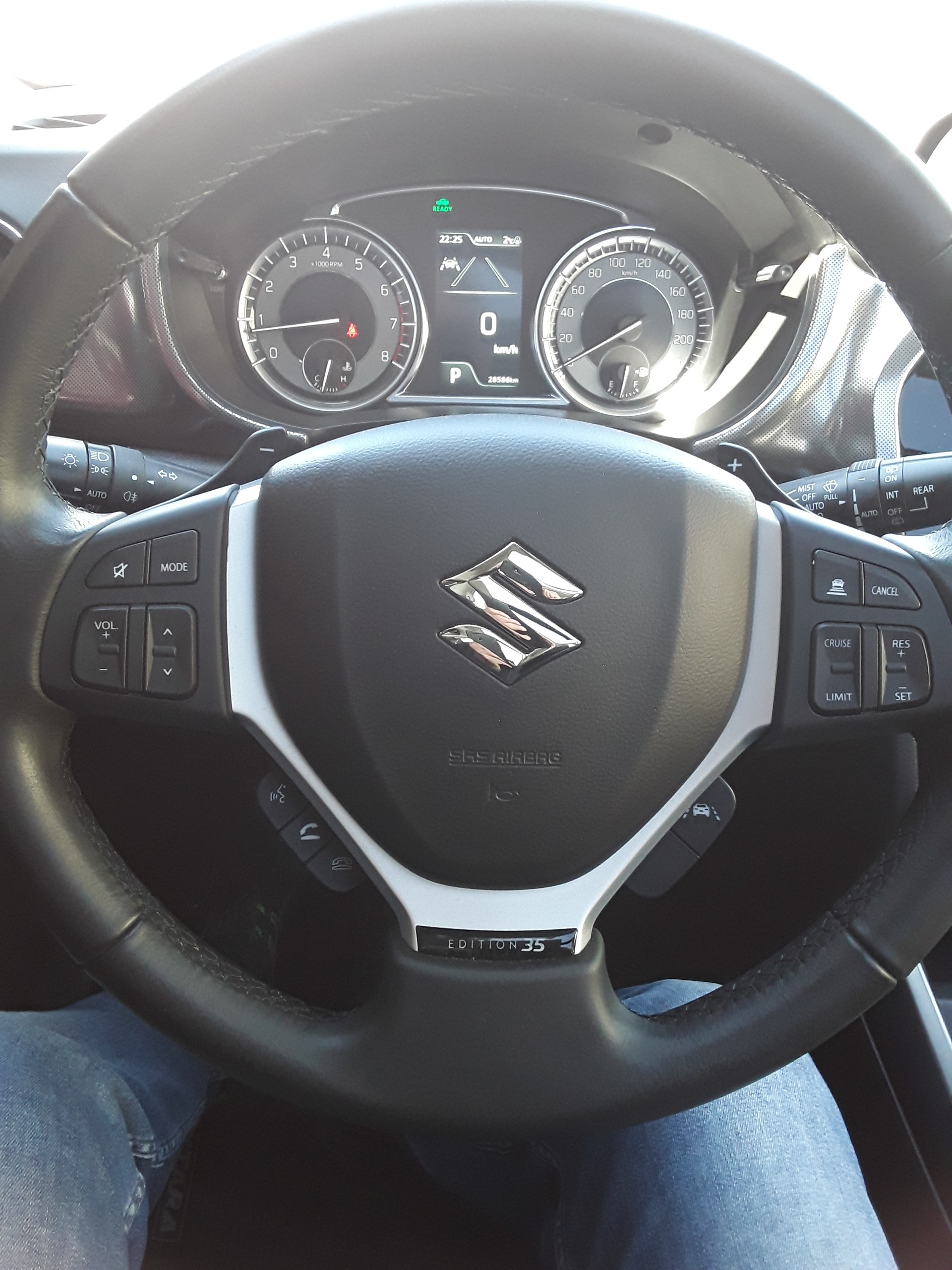 SUZUKI Vitara 1.5 Hybrid Edition 35 4x4 AGS-image-11