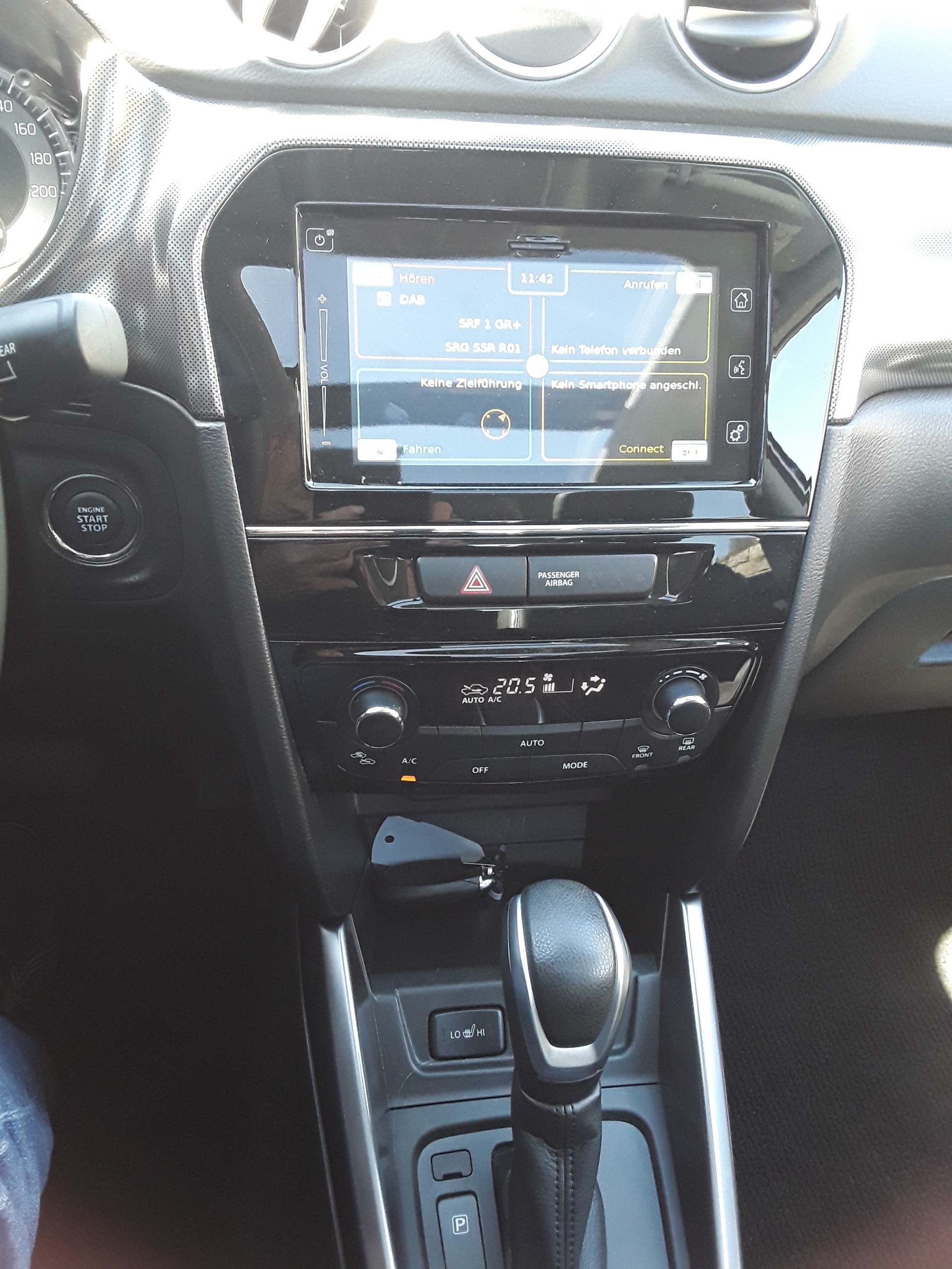SUZUKI Vitara 1.5 Hybrid Edition 35 4x4 AGS-image-12