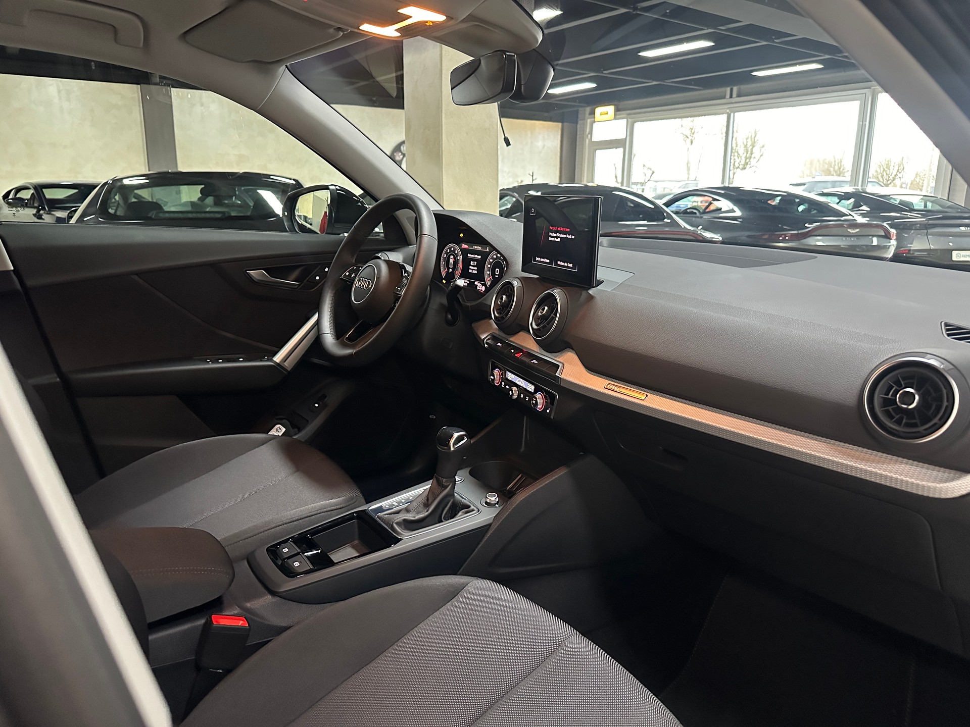 AUDI Q2 35 TFSI S-tronic-image-16