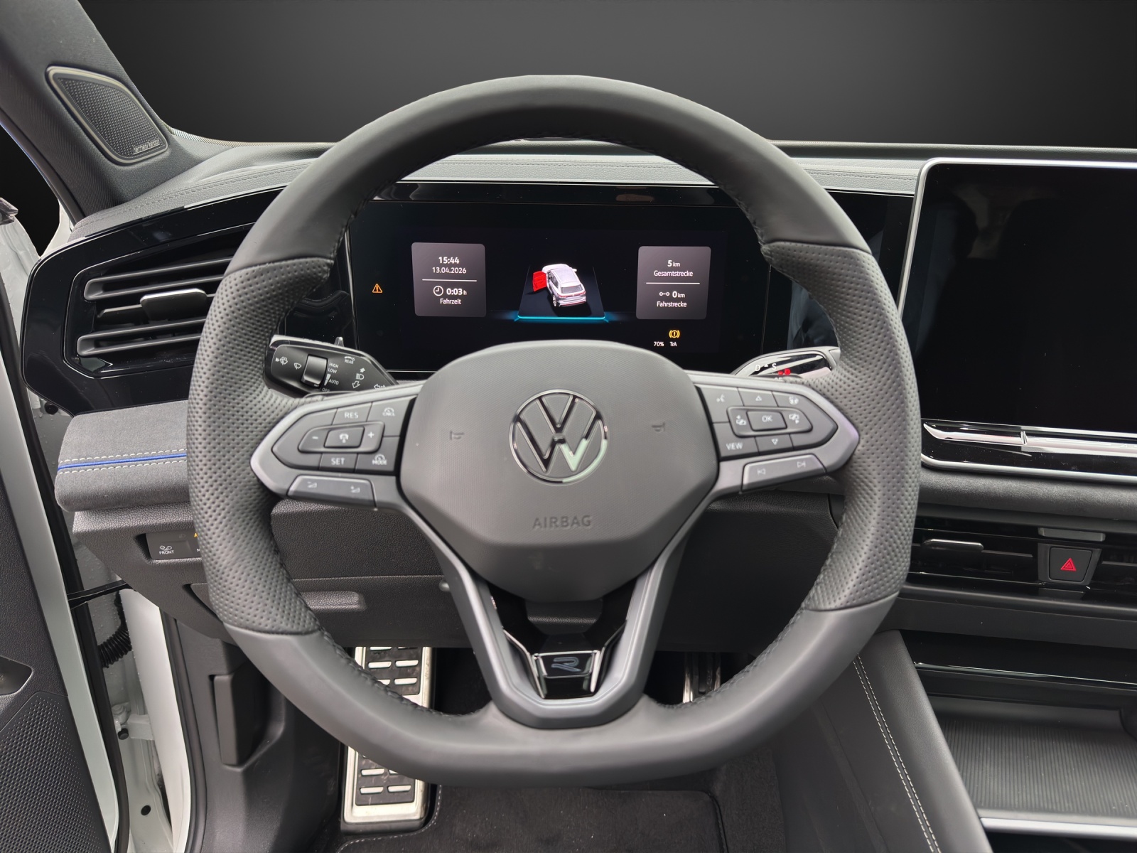VW Tiguan 2.0 TDI SCR R-Line 4Motion DSG-image-10
