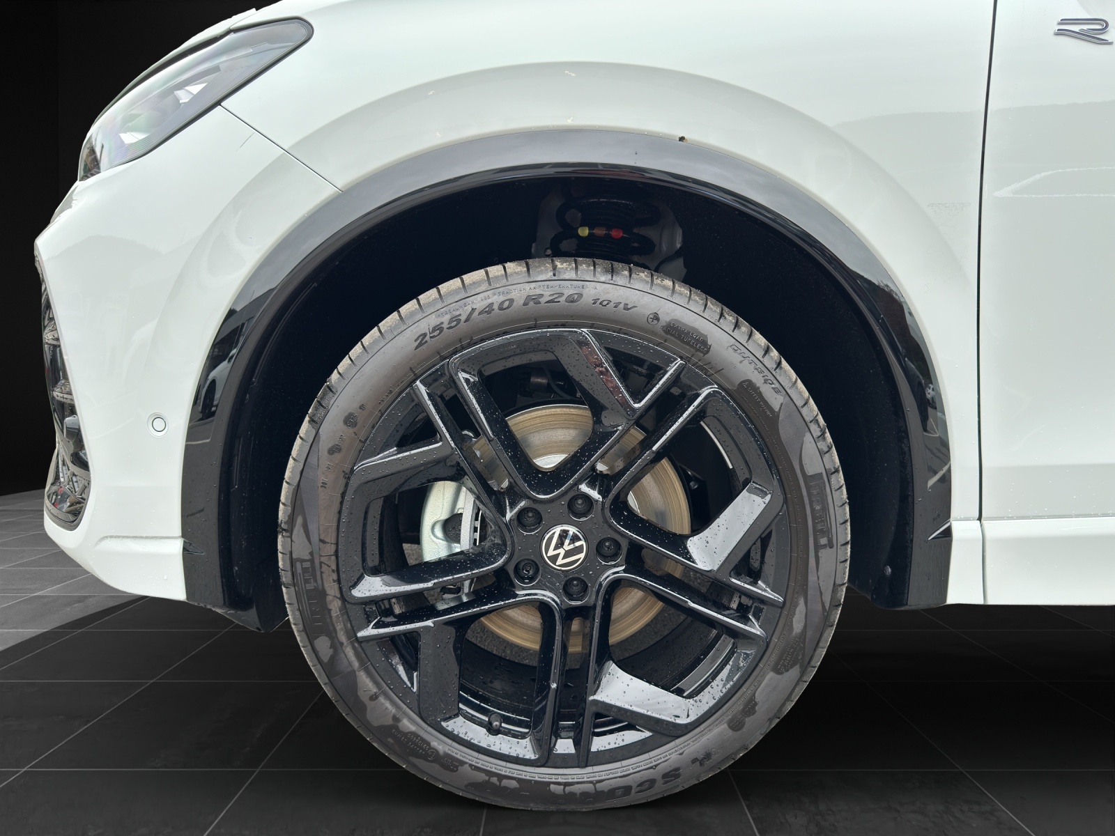VW Tiguan 2.0 TDI SCR R-Line 4Motion DSG-image-13