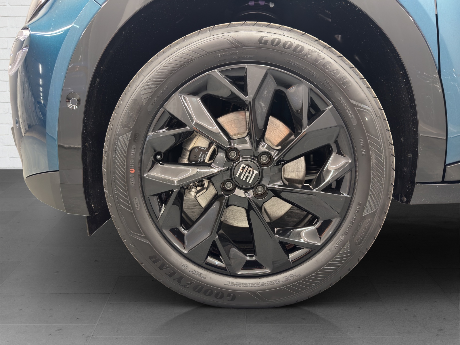 FIAT 600 1.2 Hybrid 145 Sport-image-5